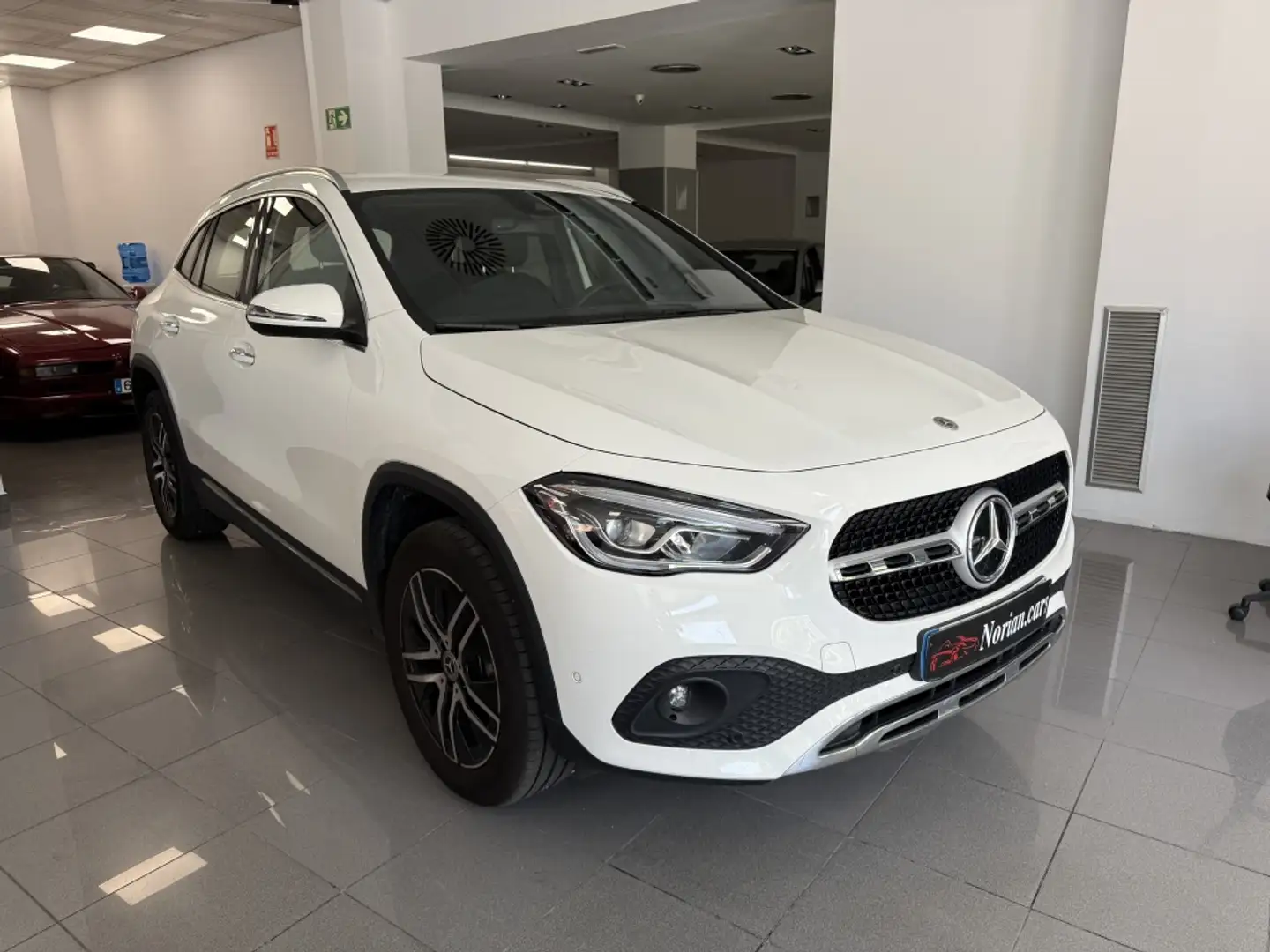 Mercedes-Benz GLA 200 7G-DCT Bianco - 1