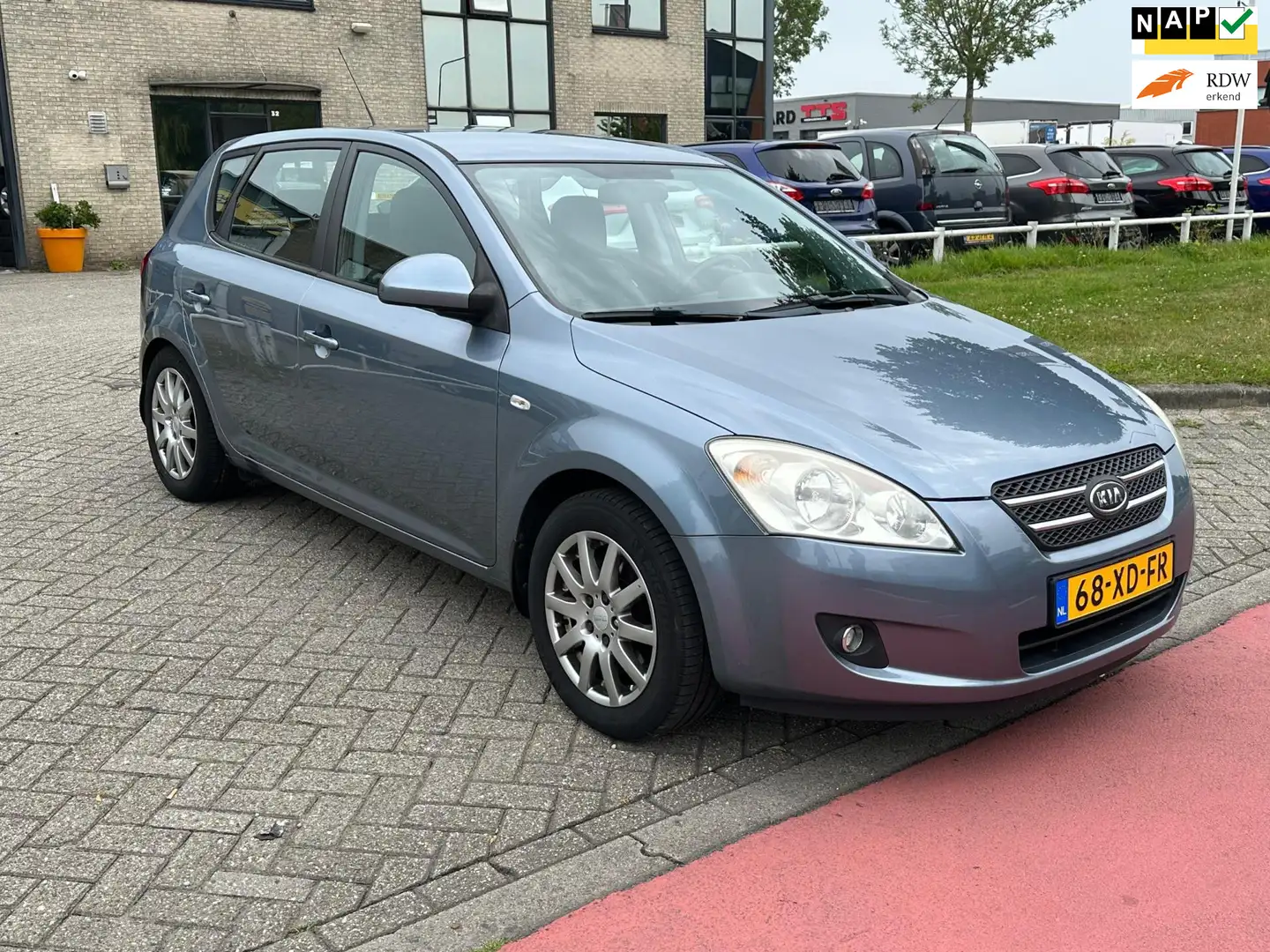 Kia Ceed / cee'd 1.4 X-ecutive Apk Airco Trekhaak! Nette auto! Azul - 1