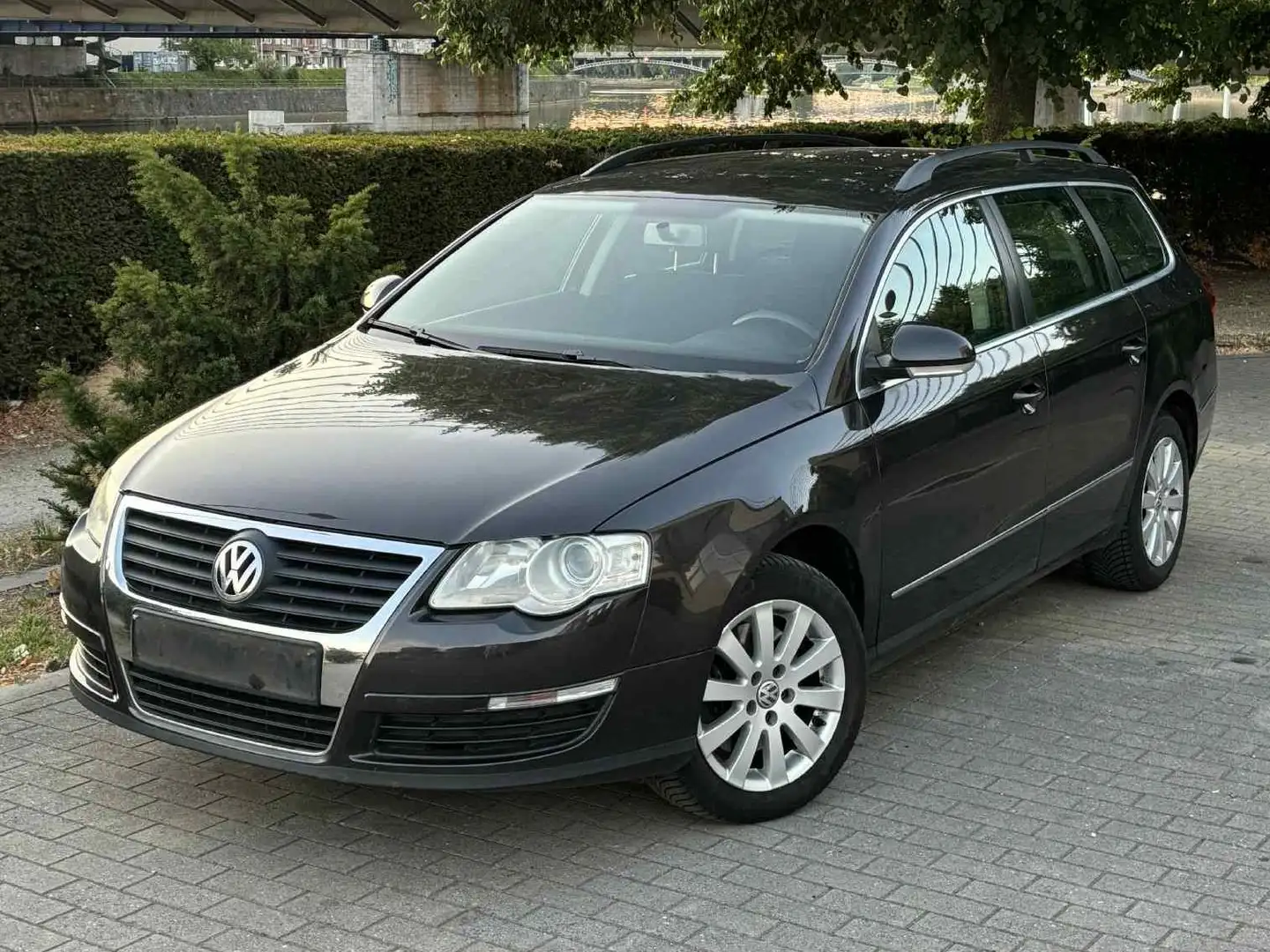 Volkswagen Passat Variant 1.9 TDI 105 Marrón - 1