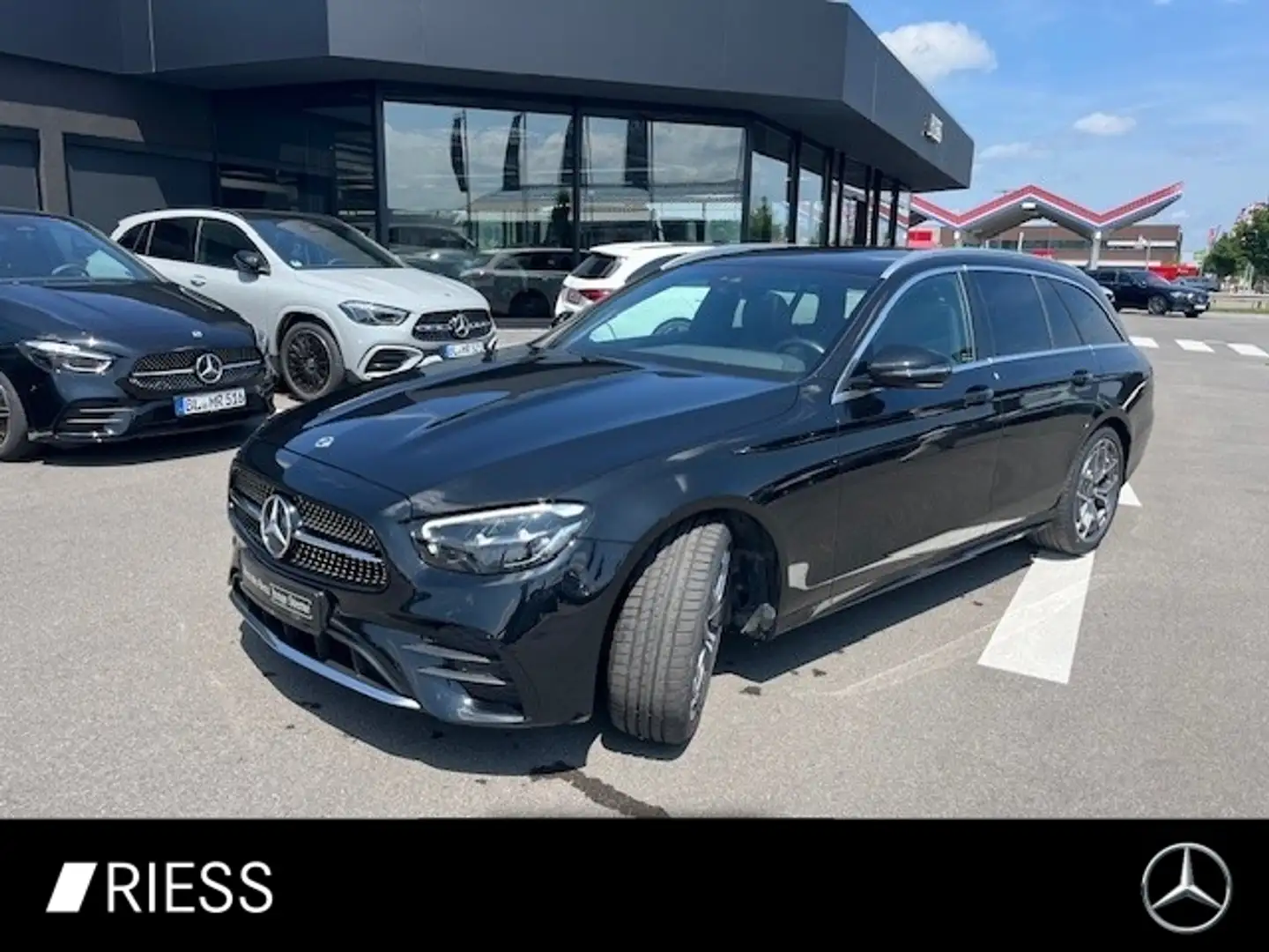 Mercedes-Benz E 220 d T AMG Sport Navi LED Schiebe AHK Ambi 19" Negro - 1
