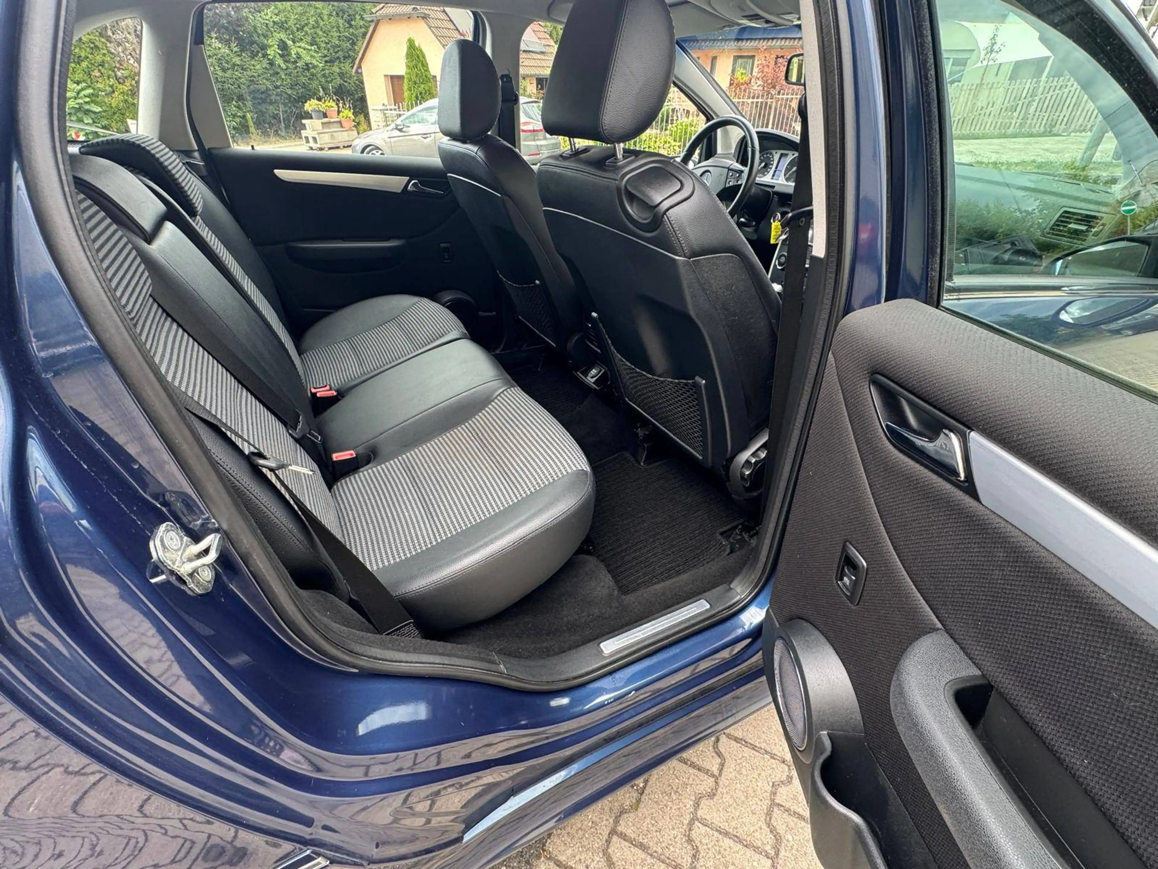 Mercedes-Benz B 180 B 180 CDI (245.207) — photo 14