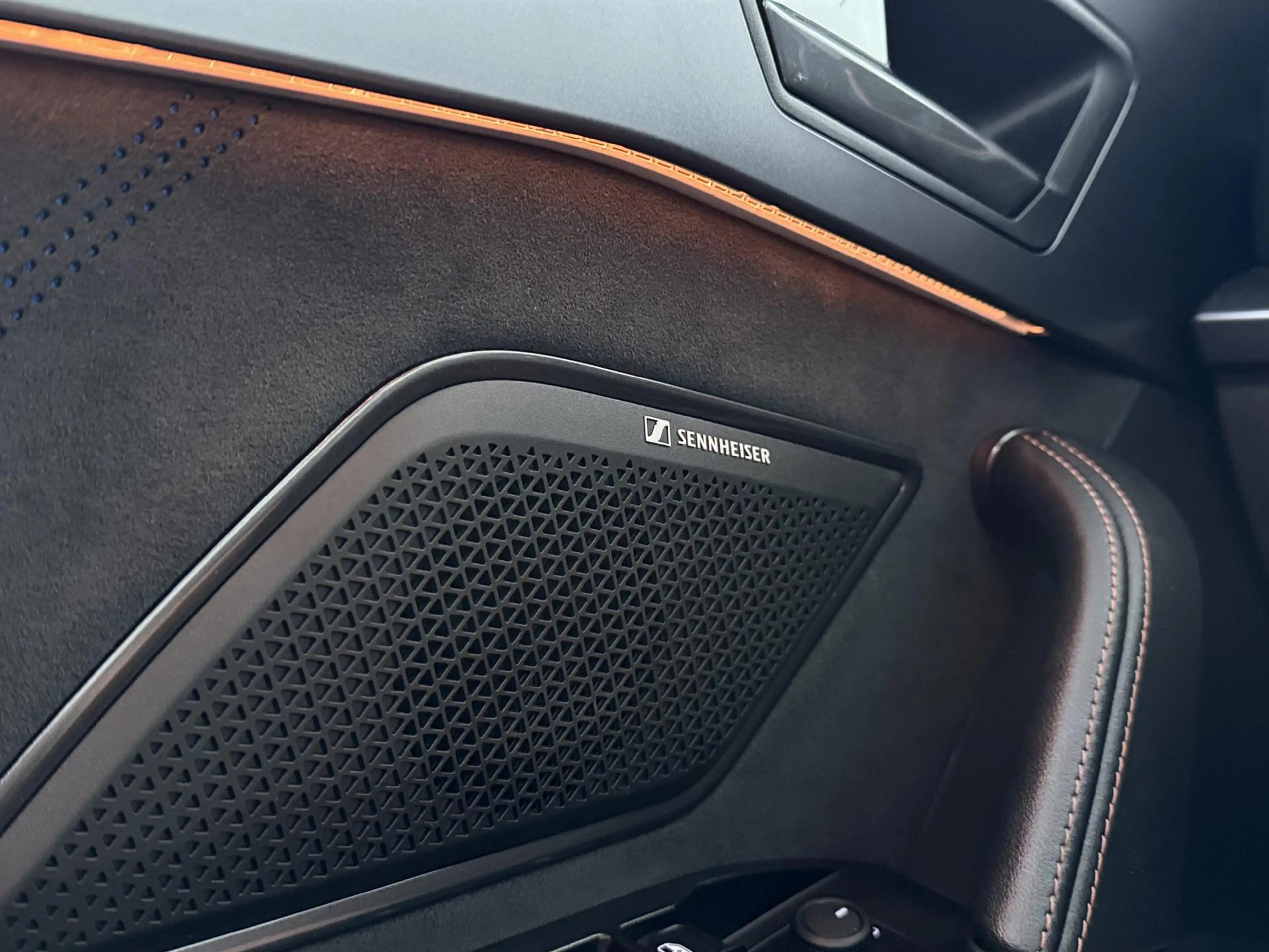 CUPRA Leon Sportstourer 1.5 TSI e-Hybrid VZ Performance | 272 — photo 13