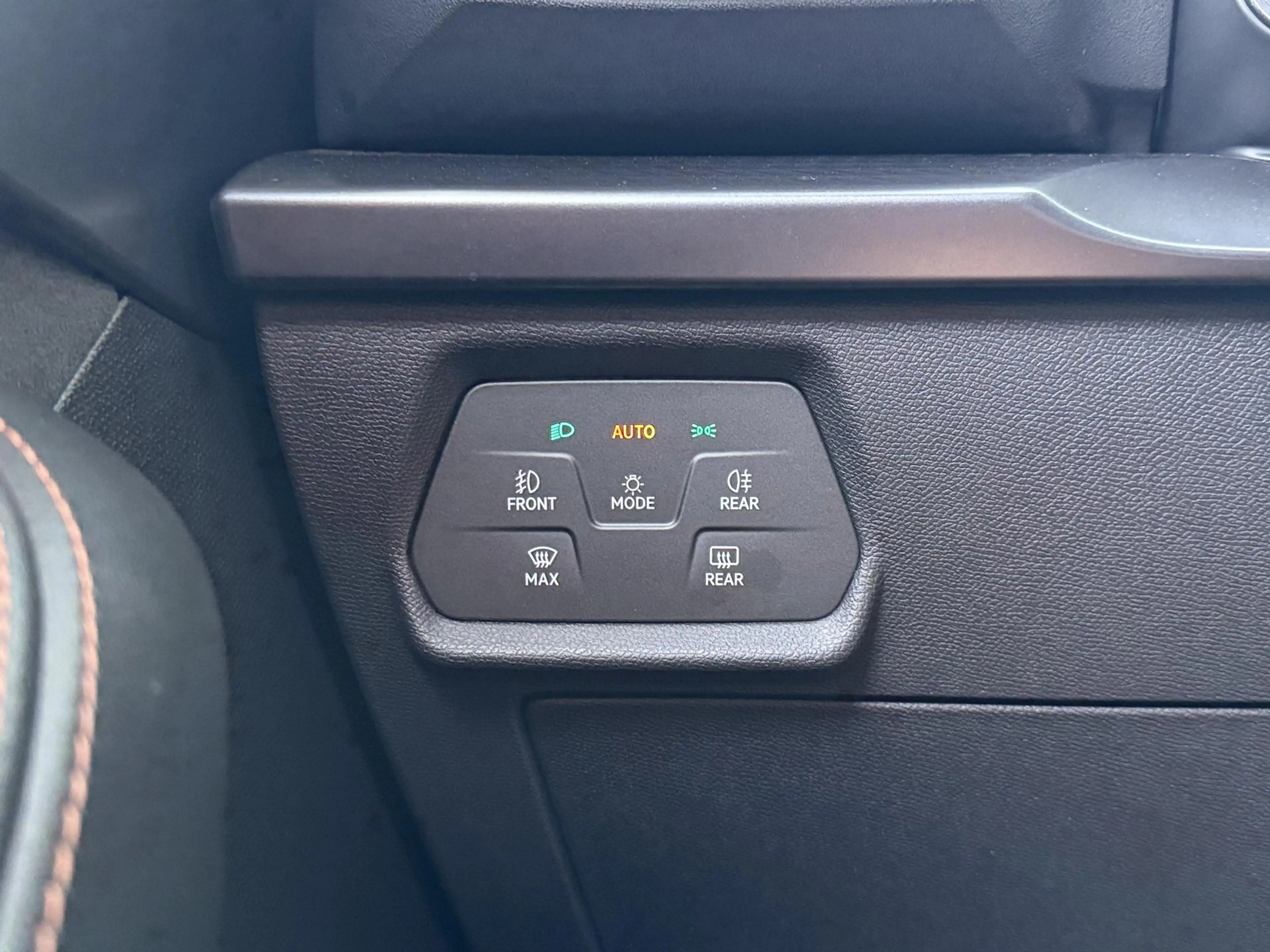 CUPRA Leon Sportstourer 1.5 TSI e-Hybrid VZ Performance | 272 — photo 11