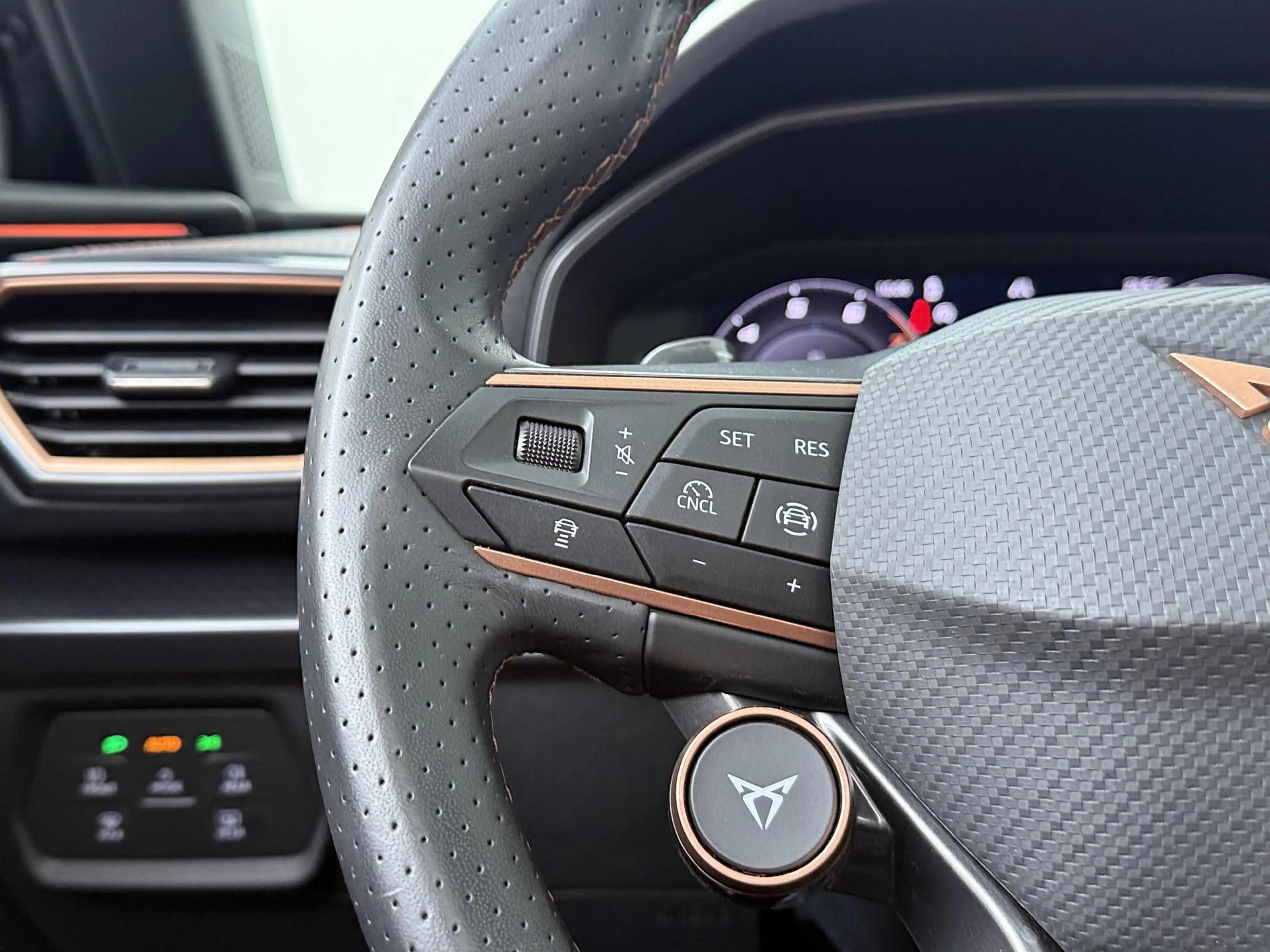 CUPRA Leon Sportstourer 1.5 TSI e-Hybrid VZ Performance | 272 — photo 7