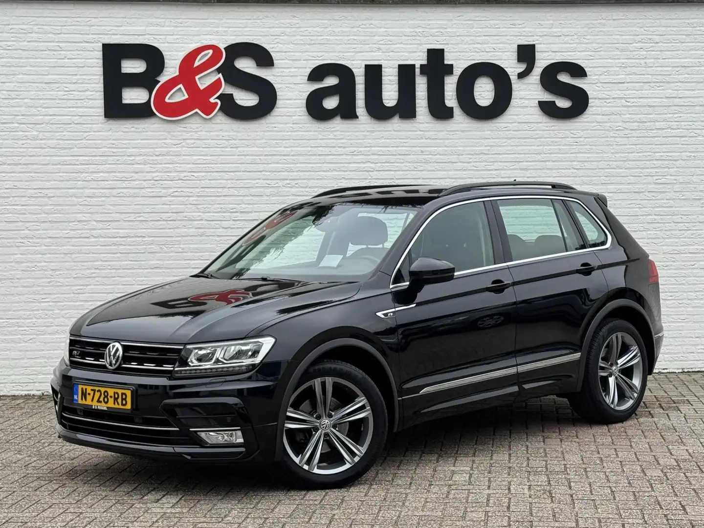 Volkswagen Tiguan 1.4 TSI ACT R-line Led Adaptieve cruise Navigatie Schwarz - 1
