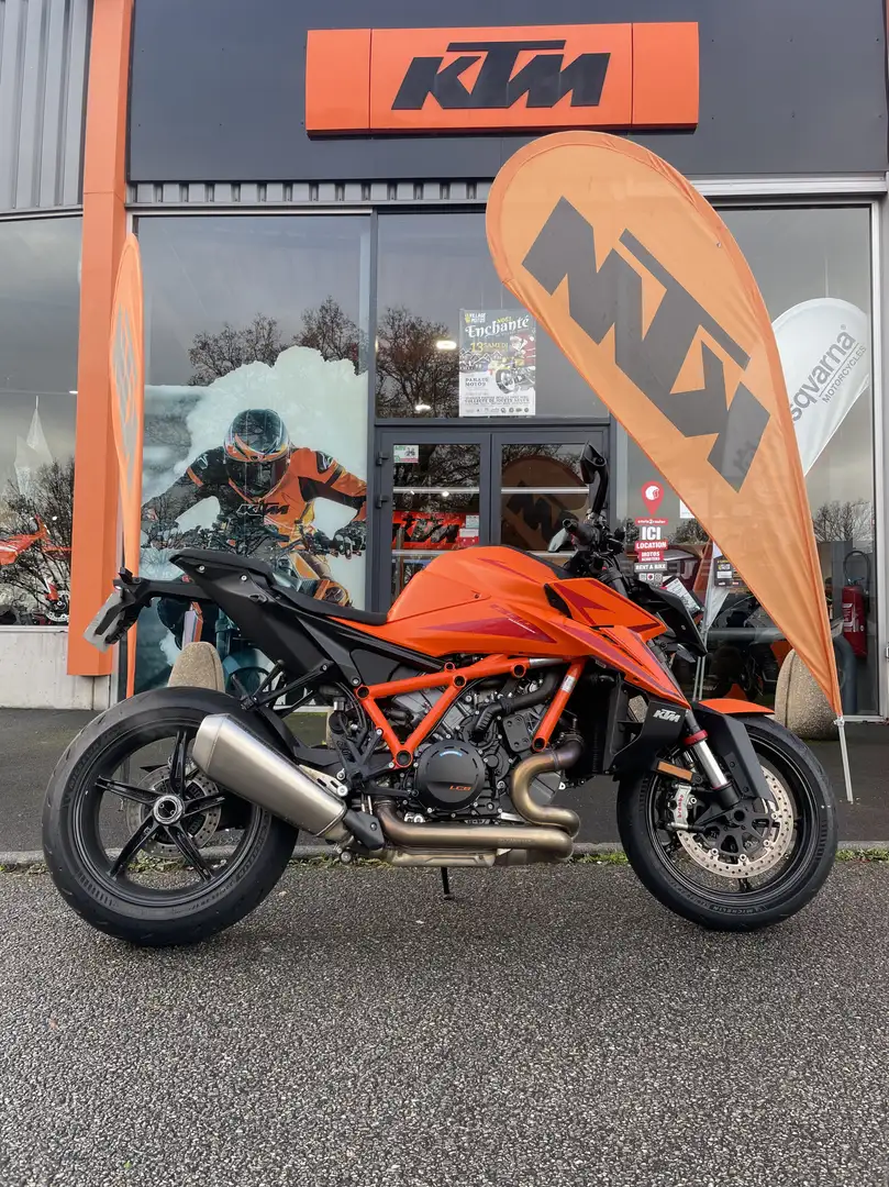 KTM 1390 Super Duke R Orange - 1