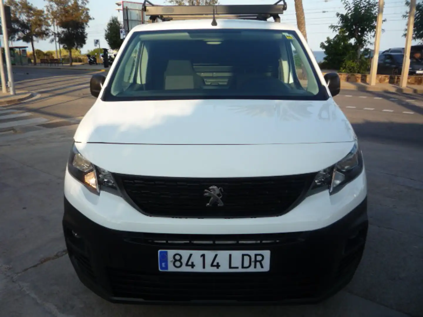 Peugeot Partner 1.5BlueHDI Premium Standard 600kg 75 Blanco - 2