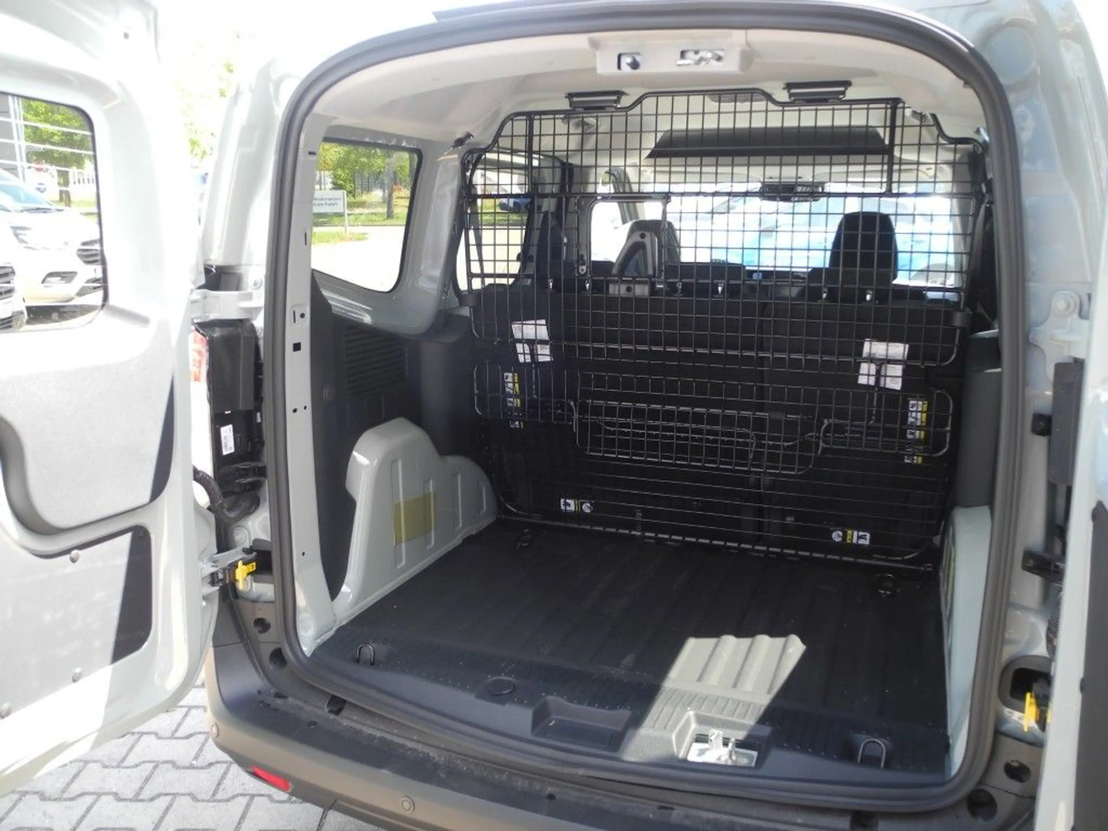Ford Transit Courier 1,0 Trend - AHK, Winter-Pak., Allw., Kamera, PDC — photo 6