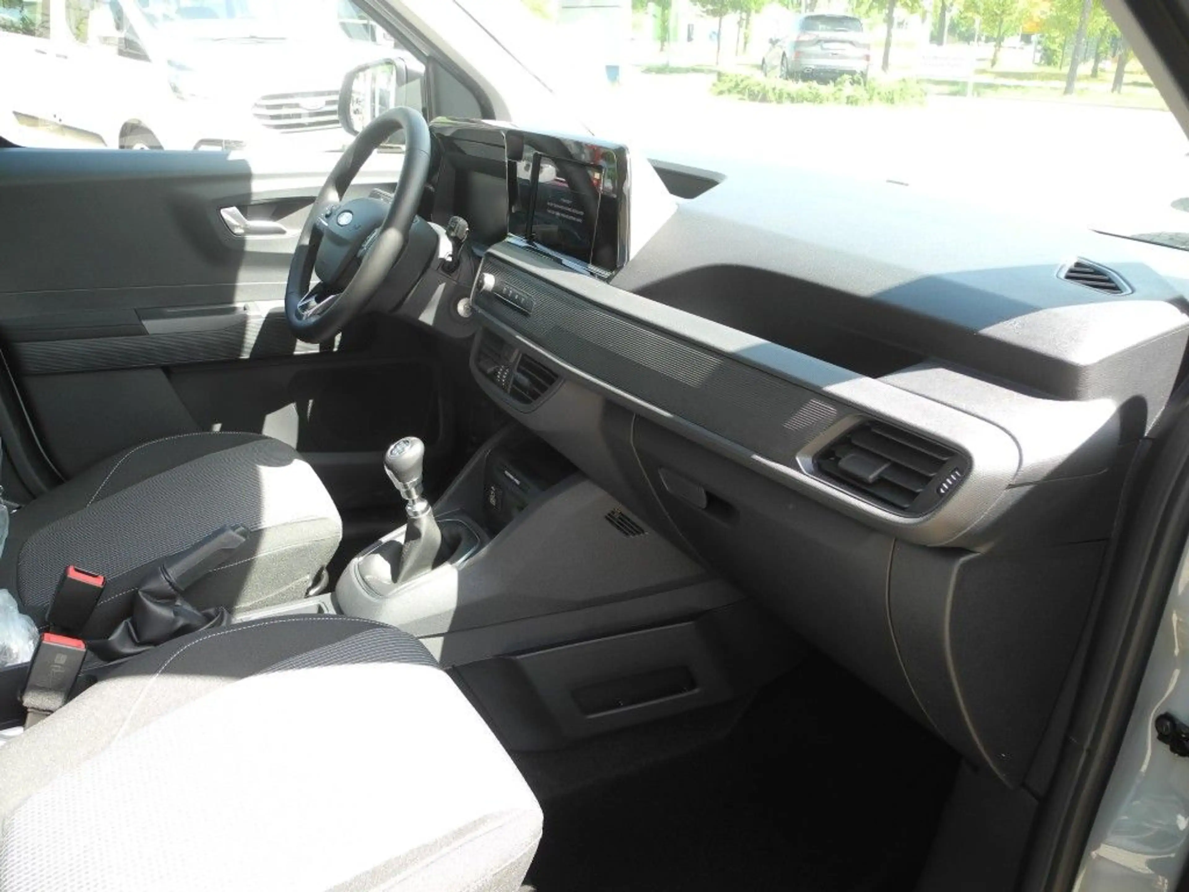 Ford Transit Courier 1,0 Trend - AHK, Winter-Pak., Allw., Kamera, PDC — photo 7