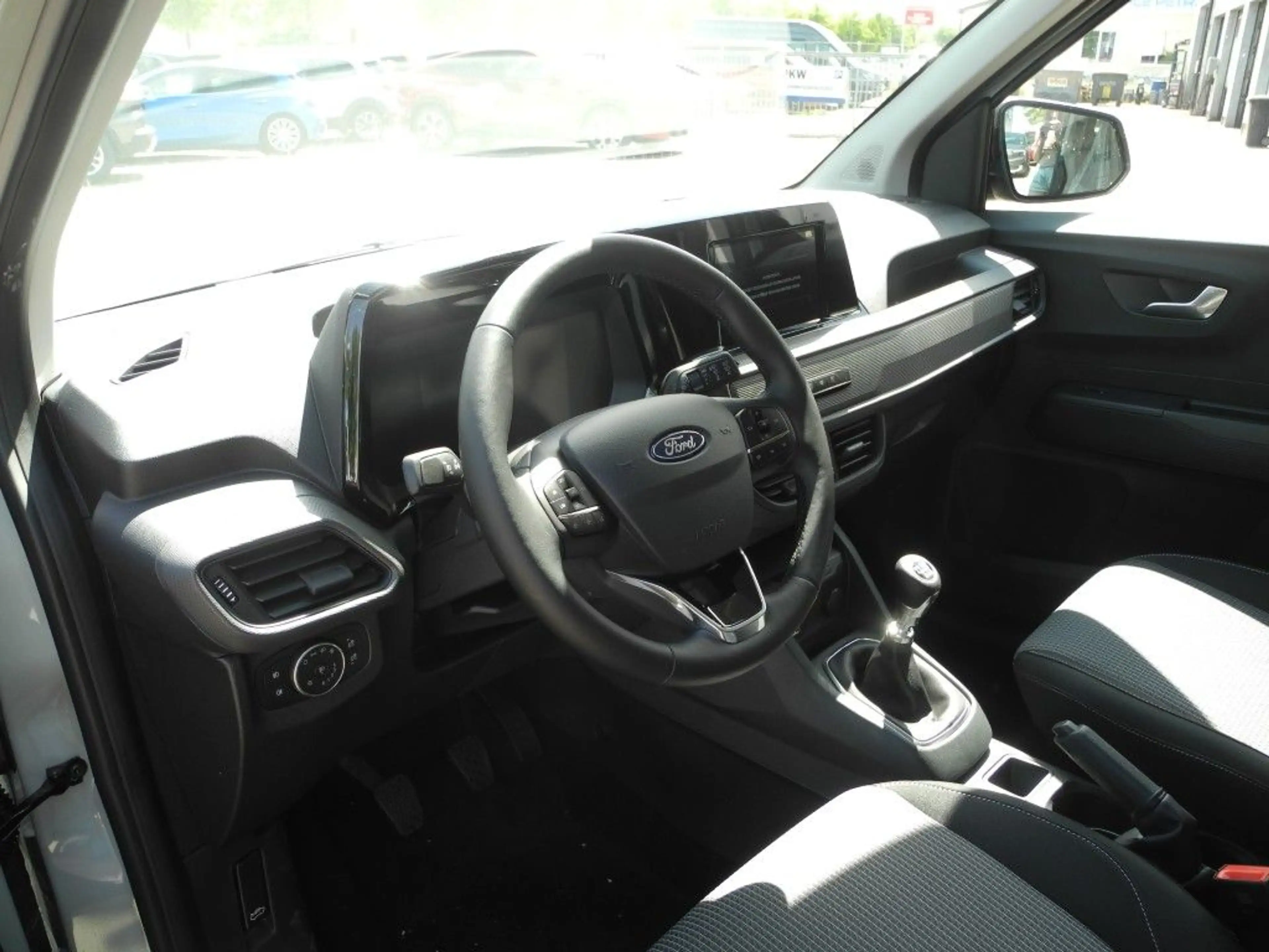 Ford Transit Courier 1,0 Trend - AHK, Winter-Pak., Allw., Kamera, PDC — photo 9