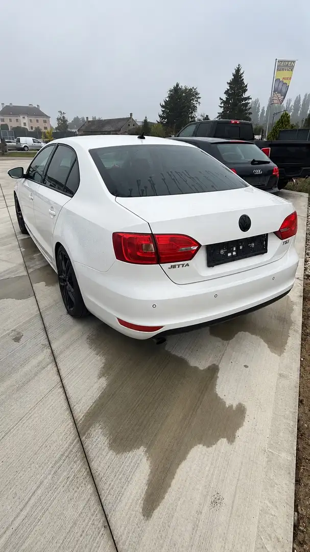 Volkswagen Jetta Trendline 1,2 TSI Weiß - 2