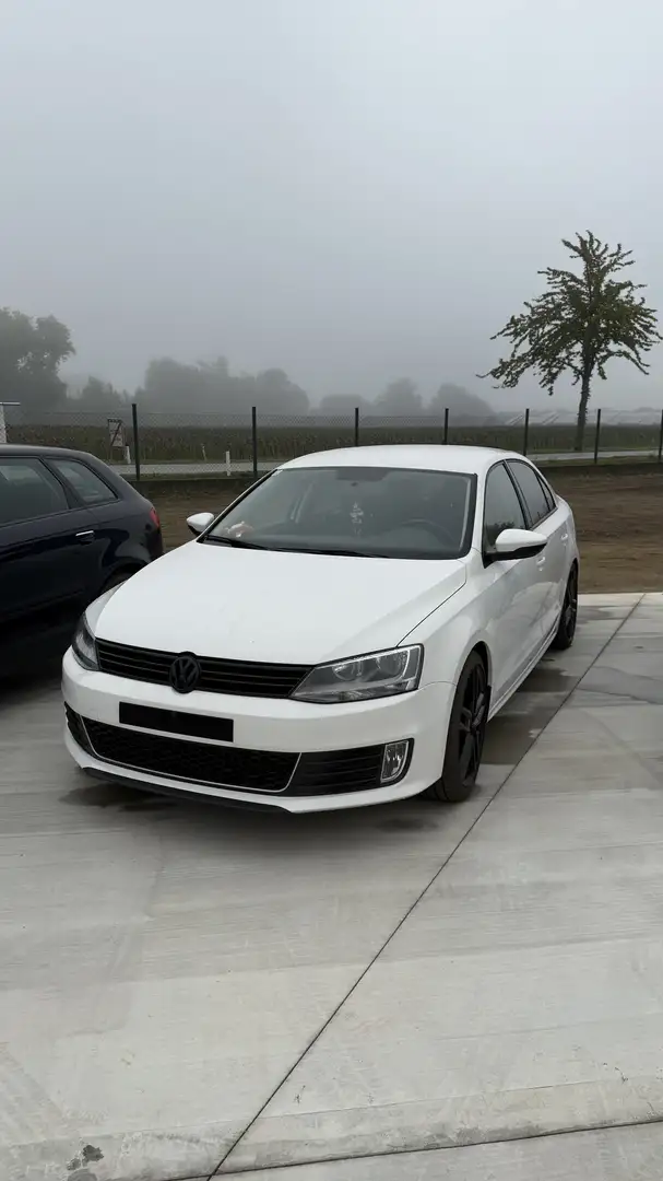 Volkswagen Jetta Trendline 1,2 TSI Weiß - 1