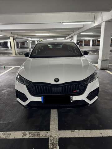 Imagine Skoda Octavia Combi 2.0 TDI DSG RS Top gepflegt