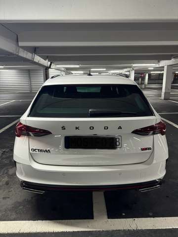 Skoda Octavia Combi 2.0 TDI DSG RS Top gepflegt