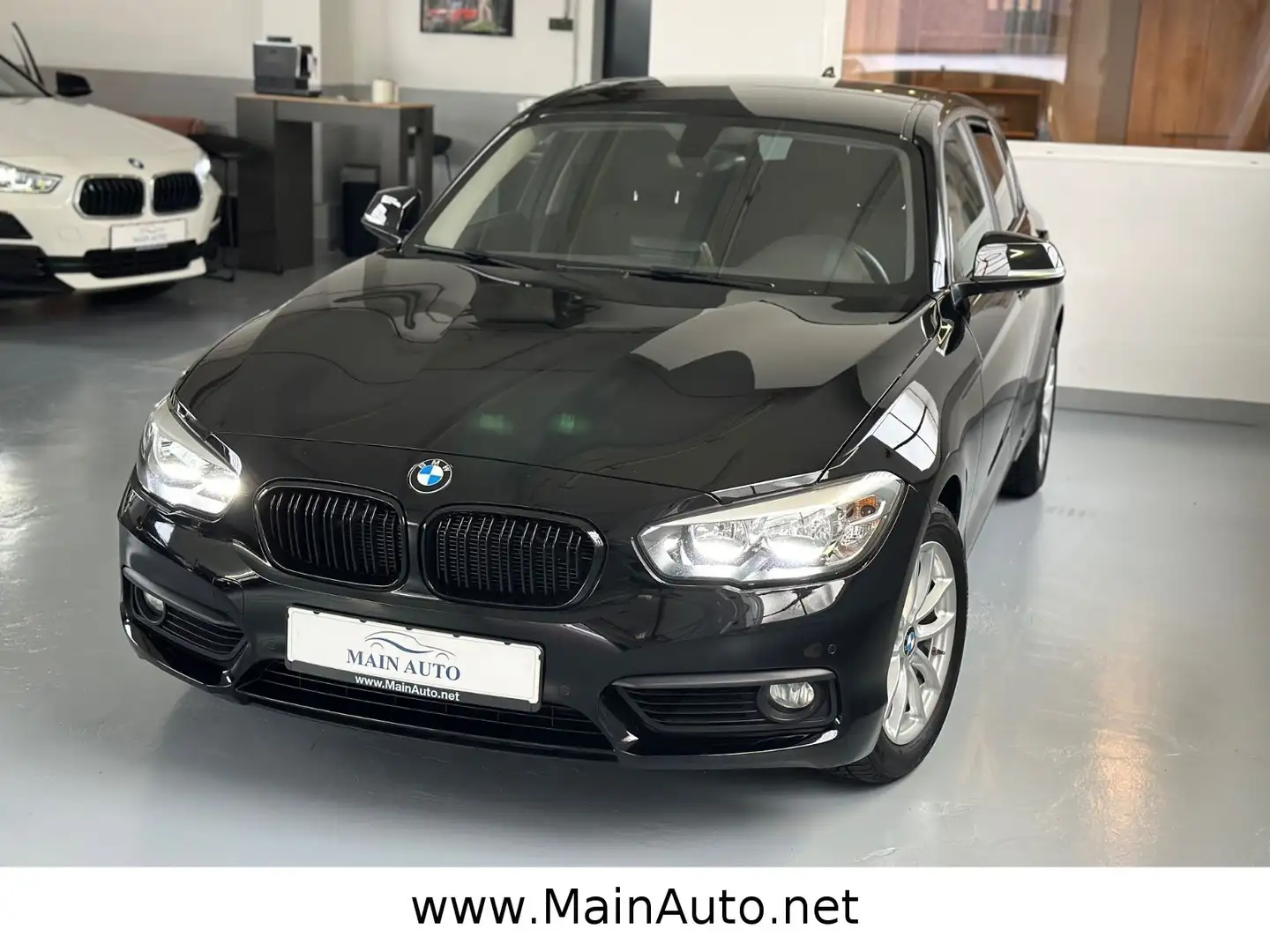 BMW 118 d Lim. 5-Türer 2.Hand/Autom./Kamera/NAVI/HiFi Schwarz - 1