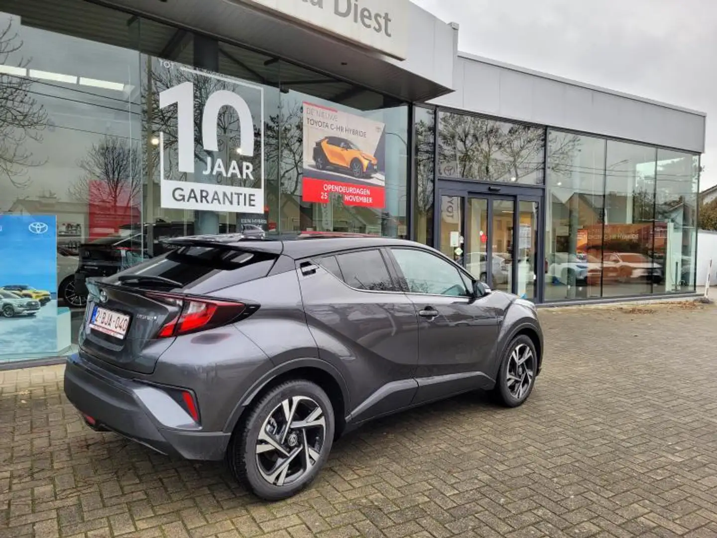 Toyota C-HR C-LUB Bi-Tone Grau - 2