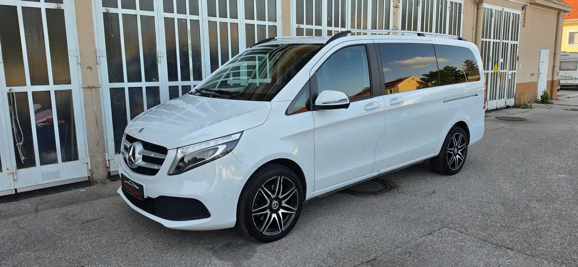 Mercedes-Benz V 250 V 250 d 4MATIC Lang Aut. *7 Sitze*Navi*AHK*Kamera* Weiß - 1