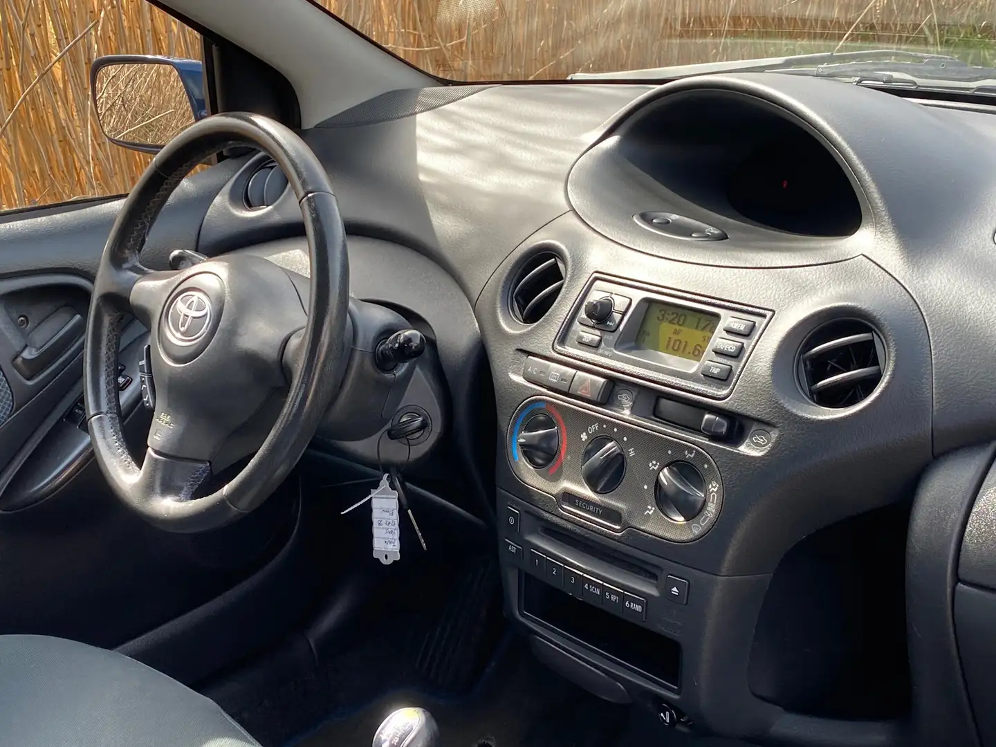 Toyota Yaris 1.3 VVT-i S-Line Airco Pdc Elektrische Ramen Nieuw Blau - 2