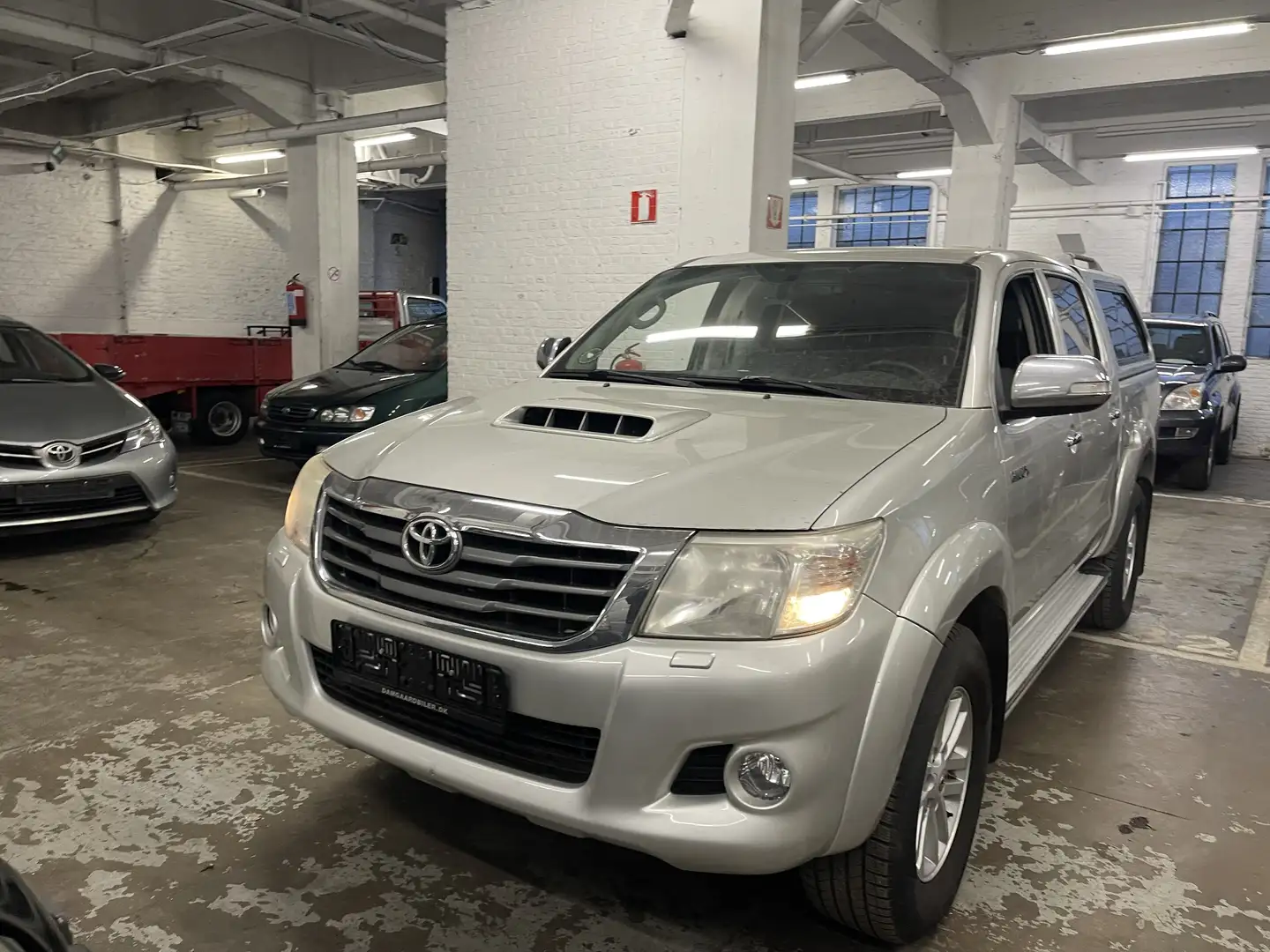 Toyota Hilux 3.0 D-4D 4WD STX Gris - 2