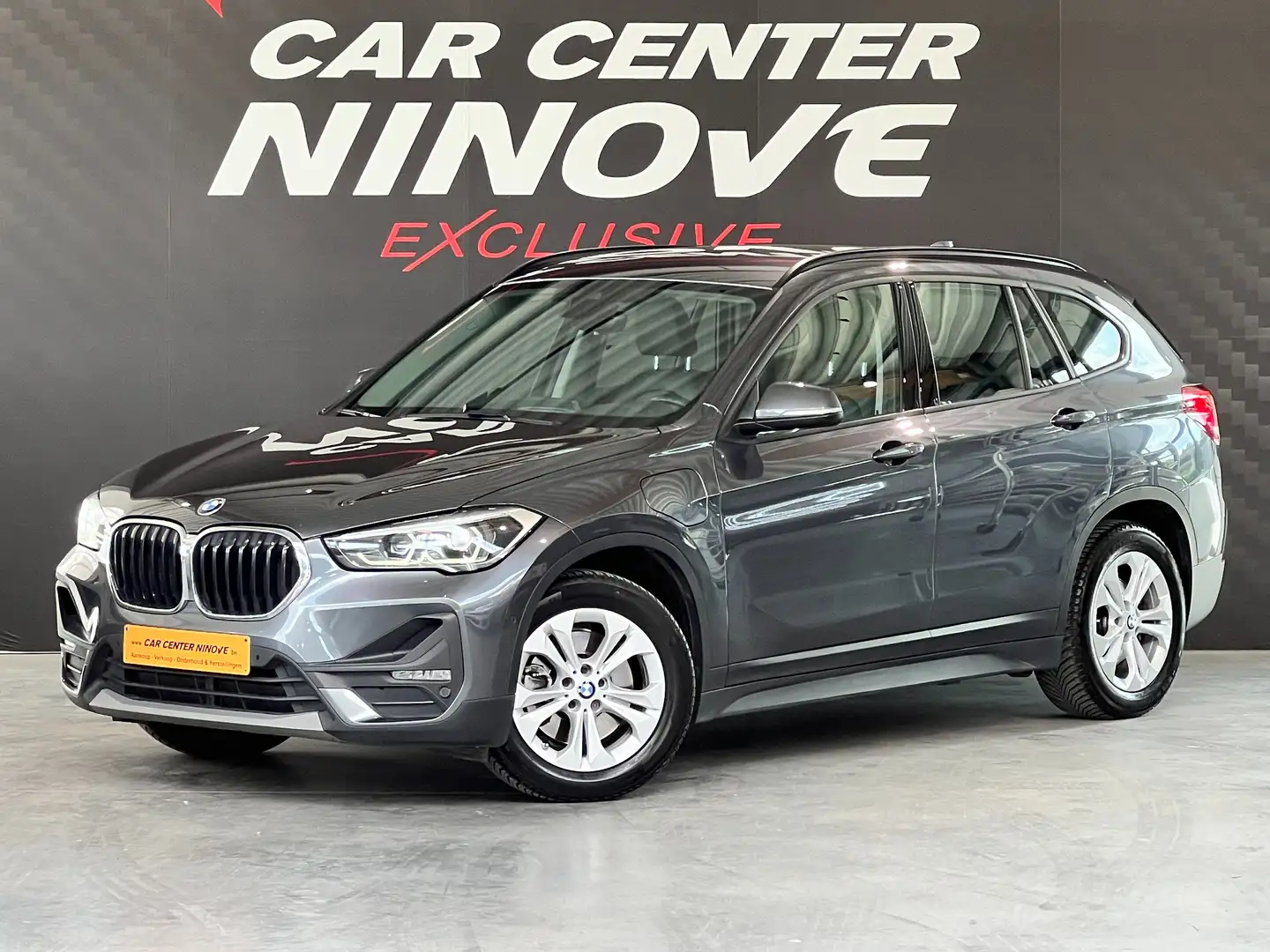 BMW X1 PHEV 1.5iA xDrive25e / Camera / HUD / Apple CarPla Grijs - 1