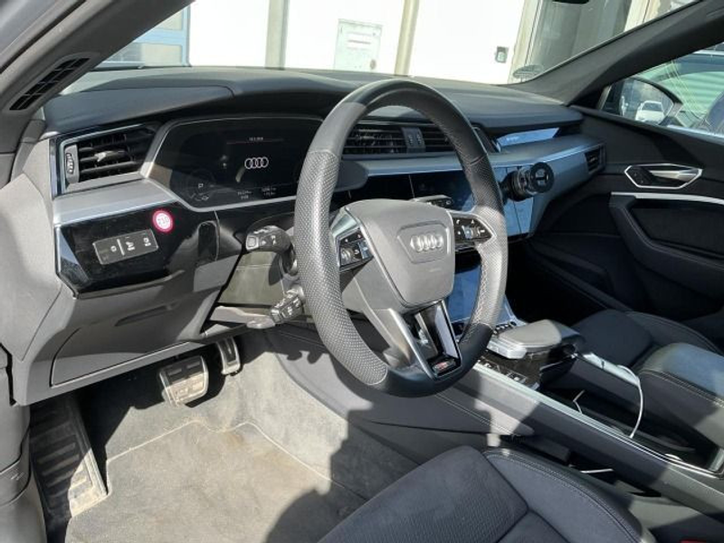 Audi Q8 e-tron S line 50 quattro 250 kW — photo 4