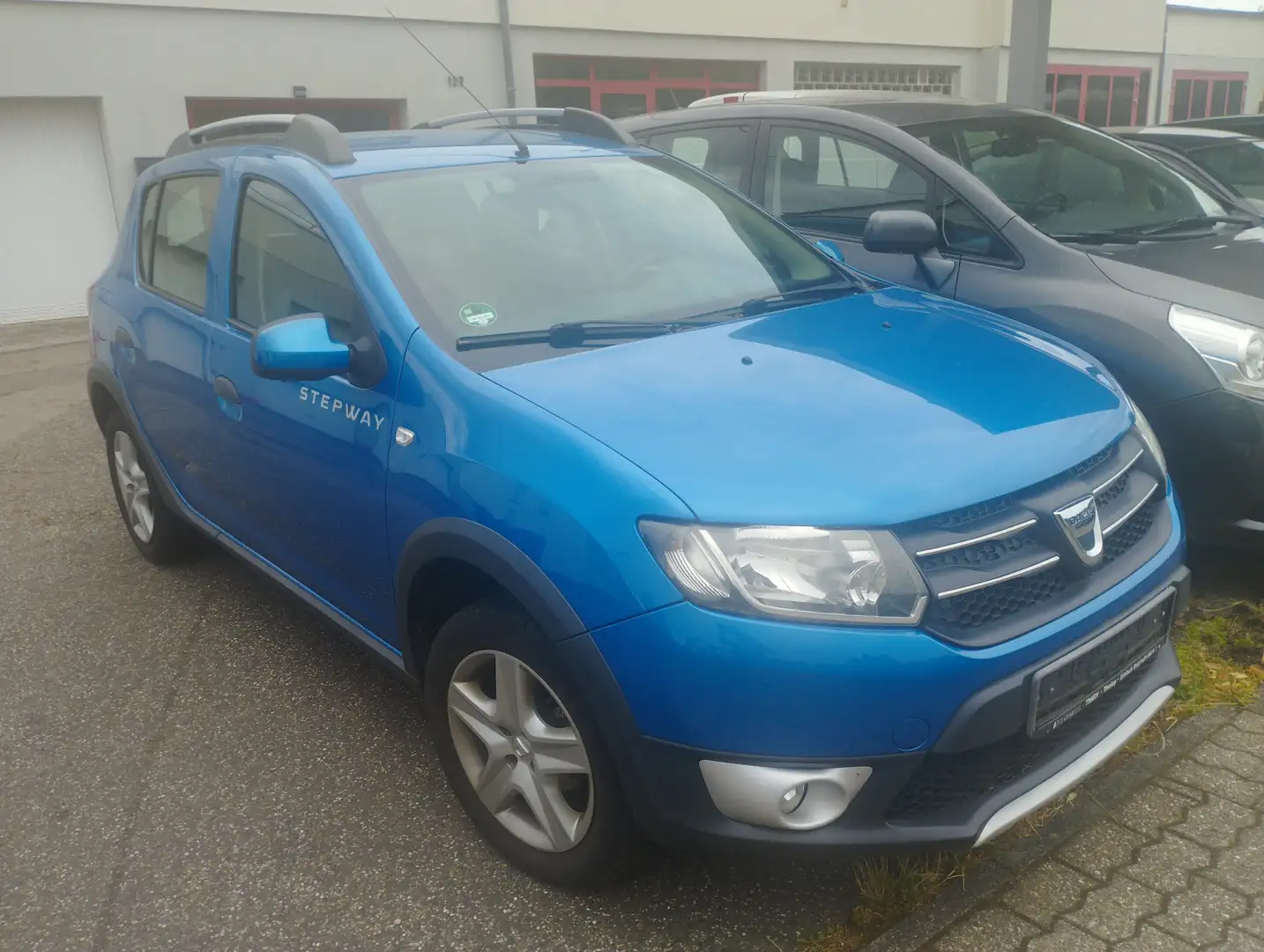 Dacia Sandero Stepway 90PS - 2. Hand-techn./opt. top-TÜV neu Blau - 1