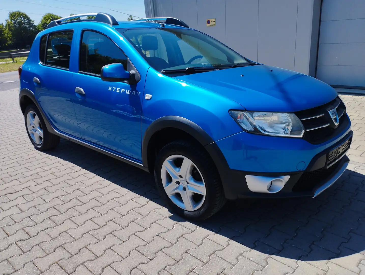 Dacia Sandero Stepway 90PS - 2. Hand-techn./opt. top-TÜV neu Niebieski - 1