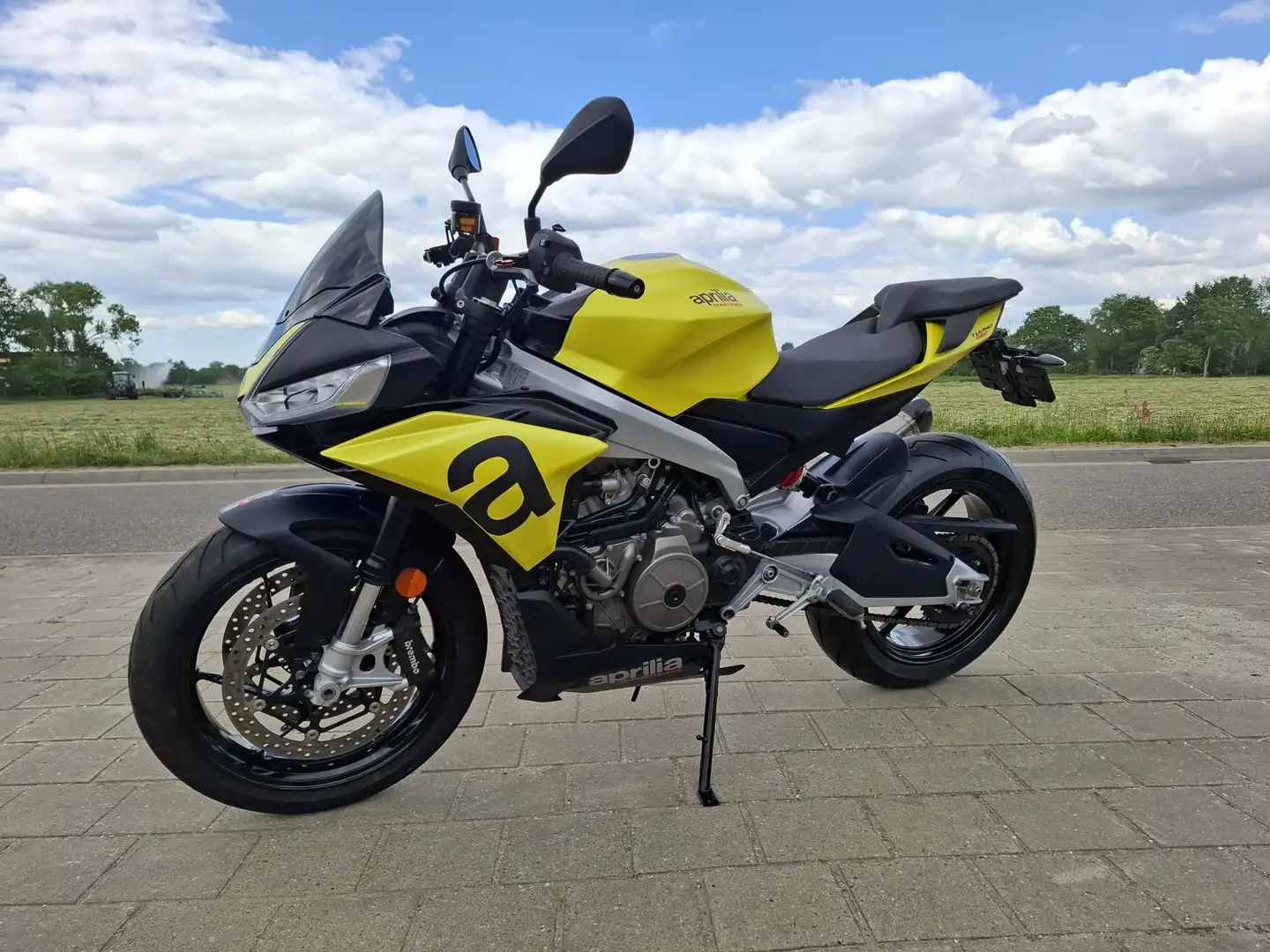 Aprilia RS 660 Goud - 1