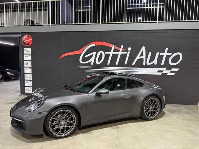 Porsche 911 view 2
