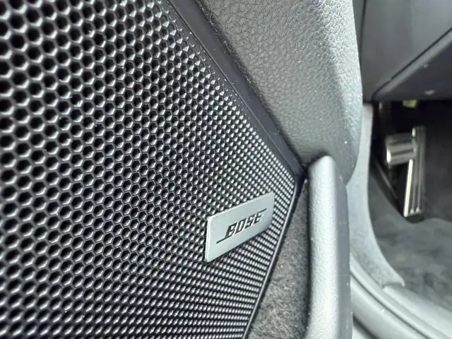 Porsche 911 view 12