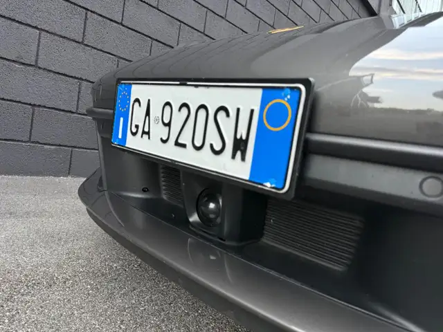 Porsche 911 view 14