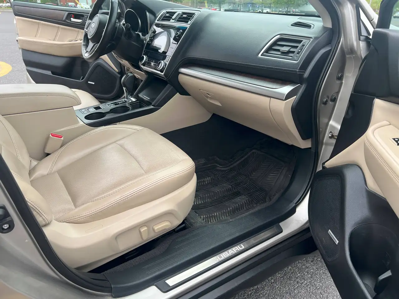 Subaru OUTBACK снимка Subaru OUTBACK