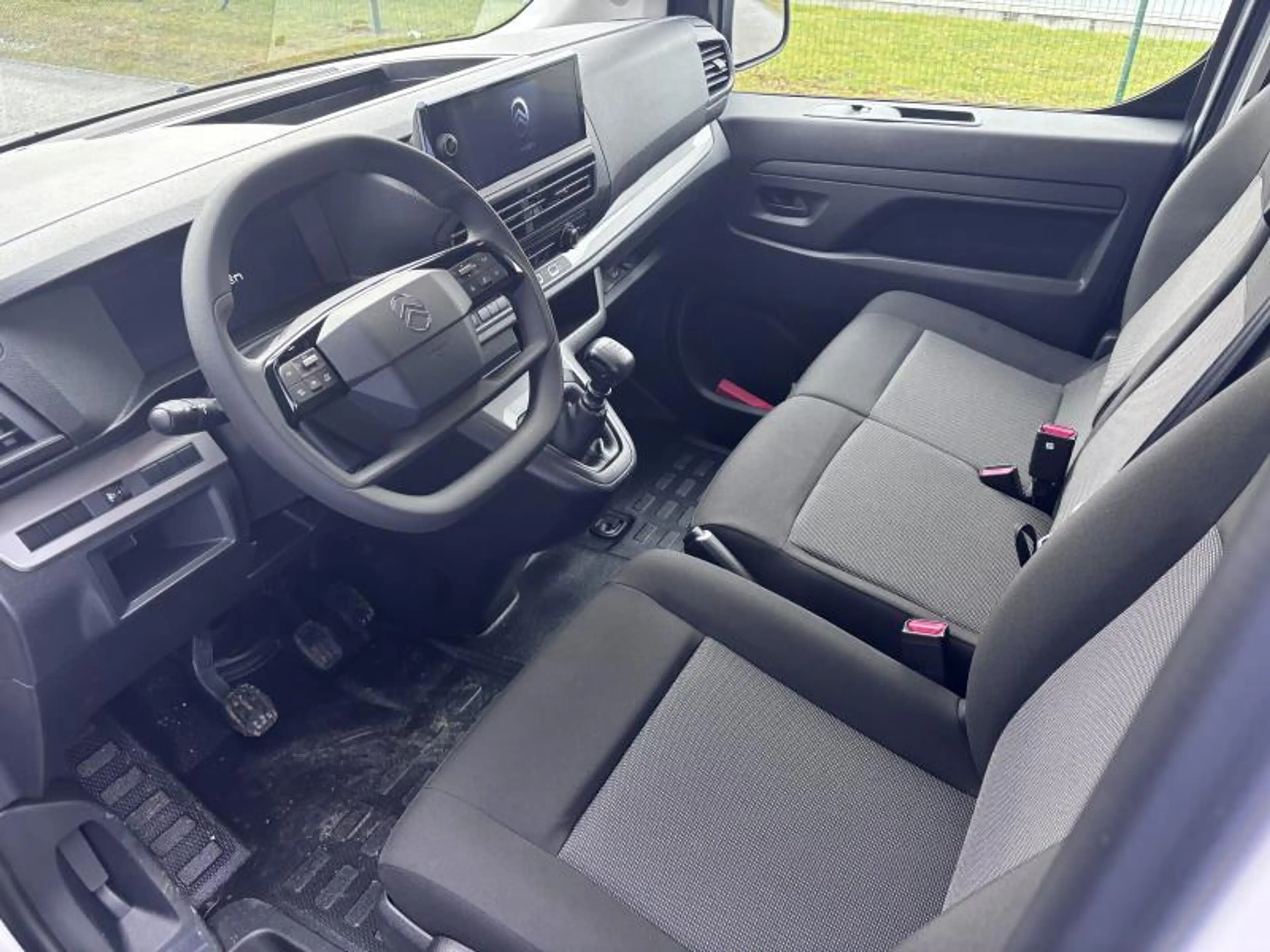 Citroen Jumpy Taille M / 2.0 BlueHDI / Carplay — photo 12