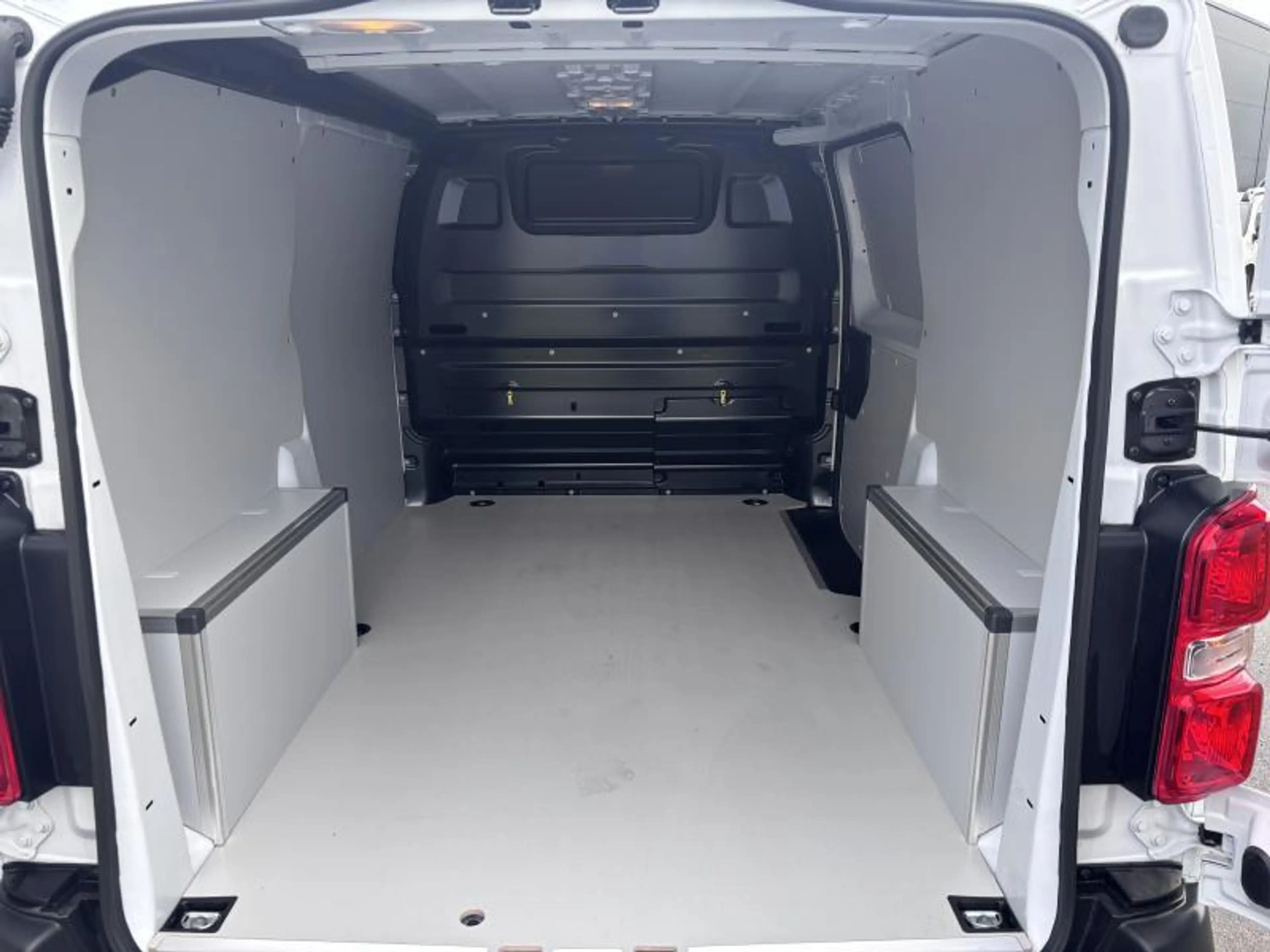 Citroen Jumpy Taille M / 2.0 BlueHDI / Carplay — photo 9