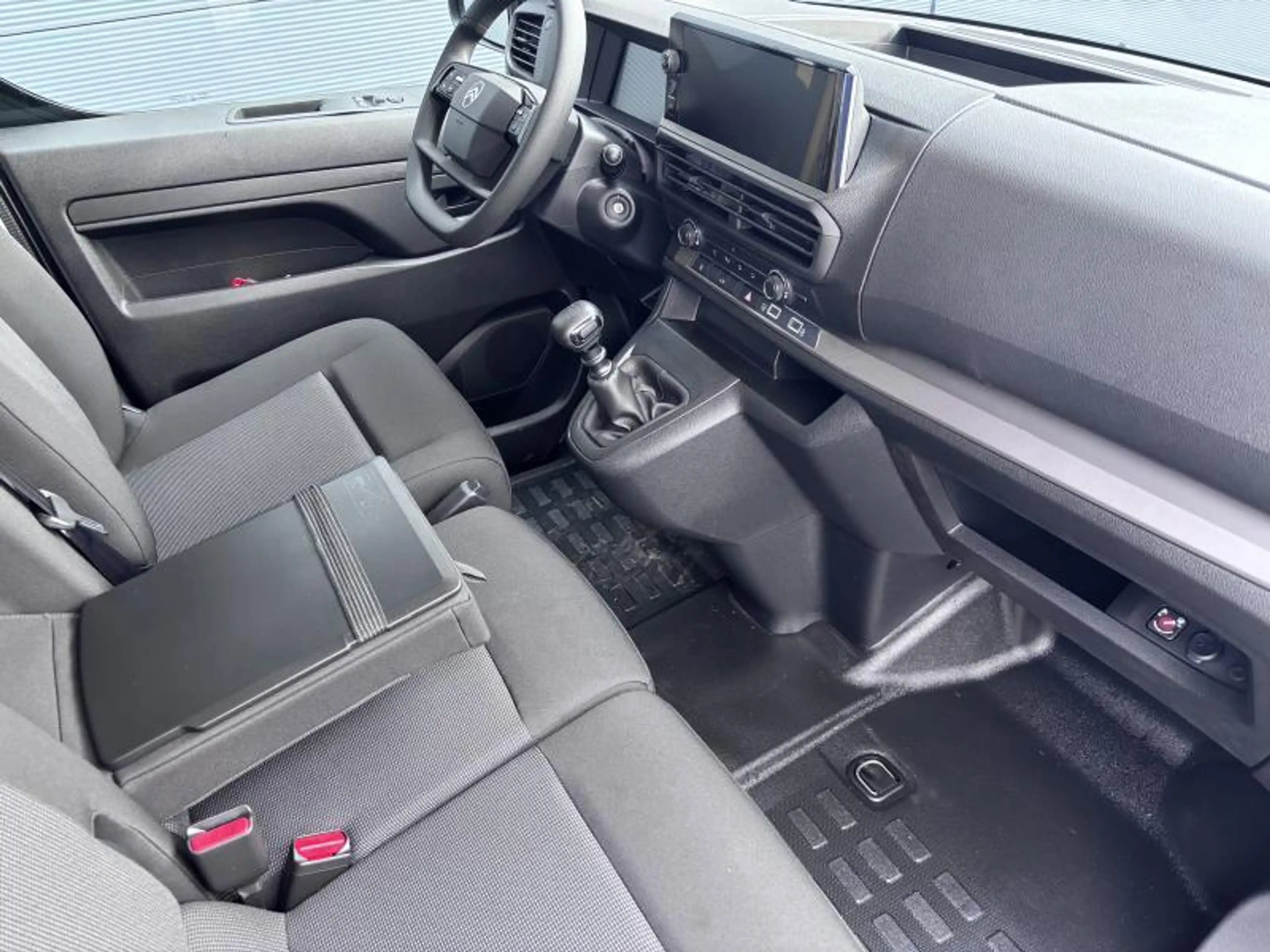 Citroen Jumpy Taille M / 2.0 BlueHDI / Carplay — photo 13