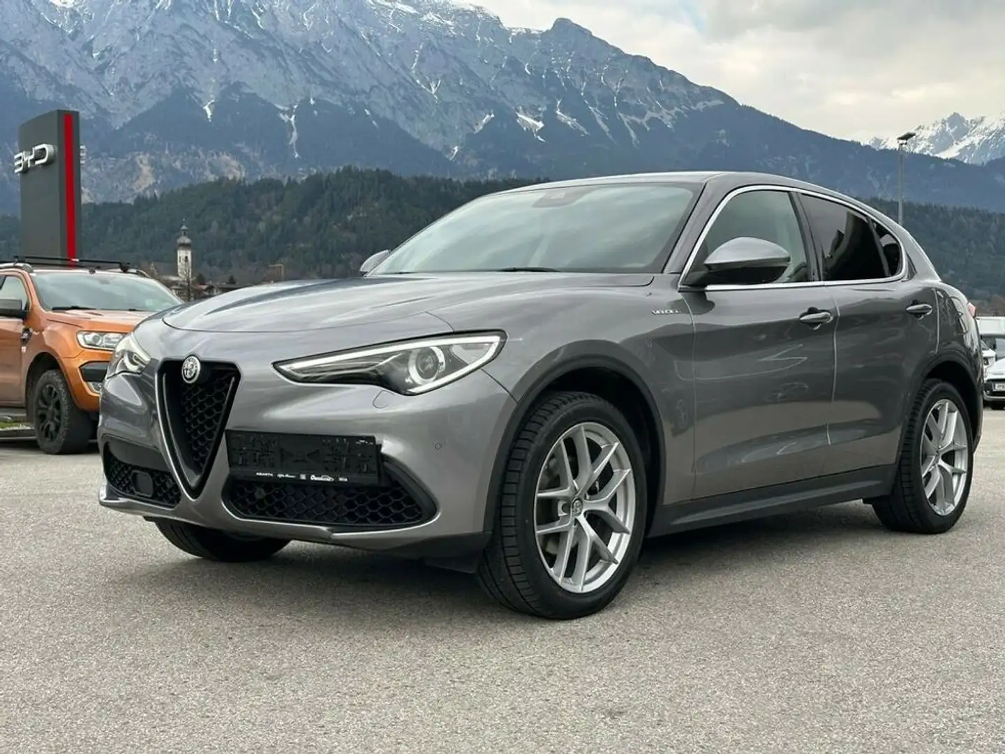 Alfa Romeo Stelvio 2.0 280 ATX Q4 First Edition Grau - 2