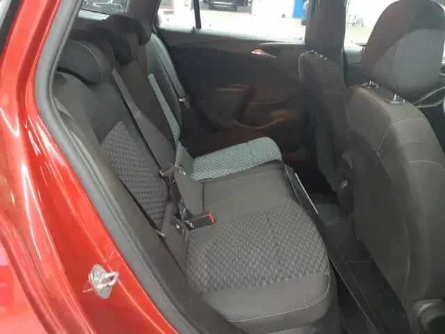 Opel Astra view 13