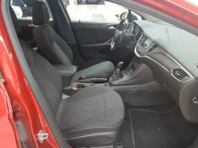 Opel Astra view 7