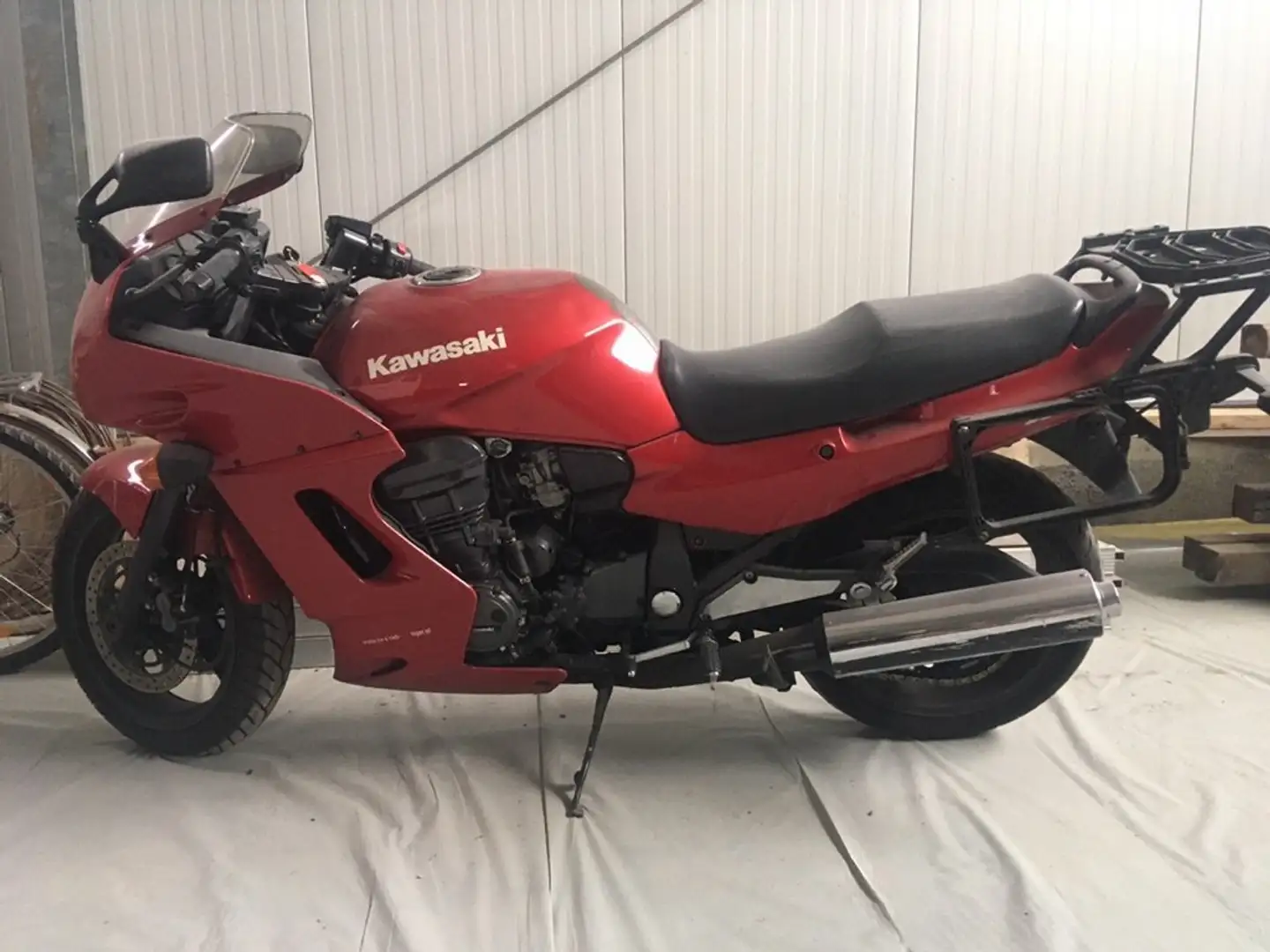 Kawasaki GPZ 1100 Rojo - 1