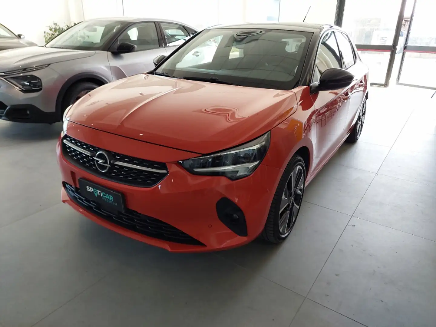 Opel Corsa-e 5 porte Elegance Oranje - 1