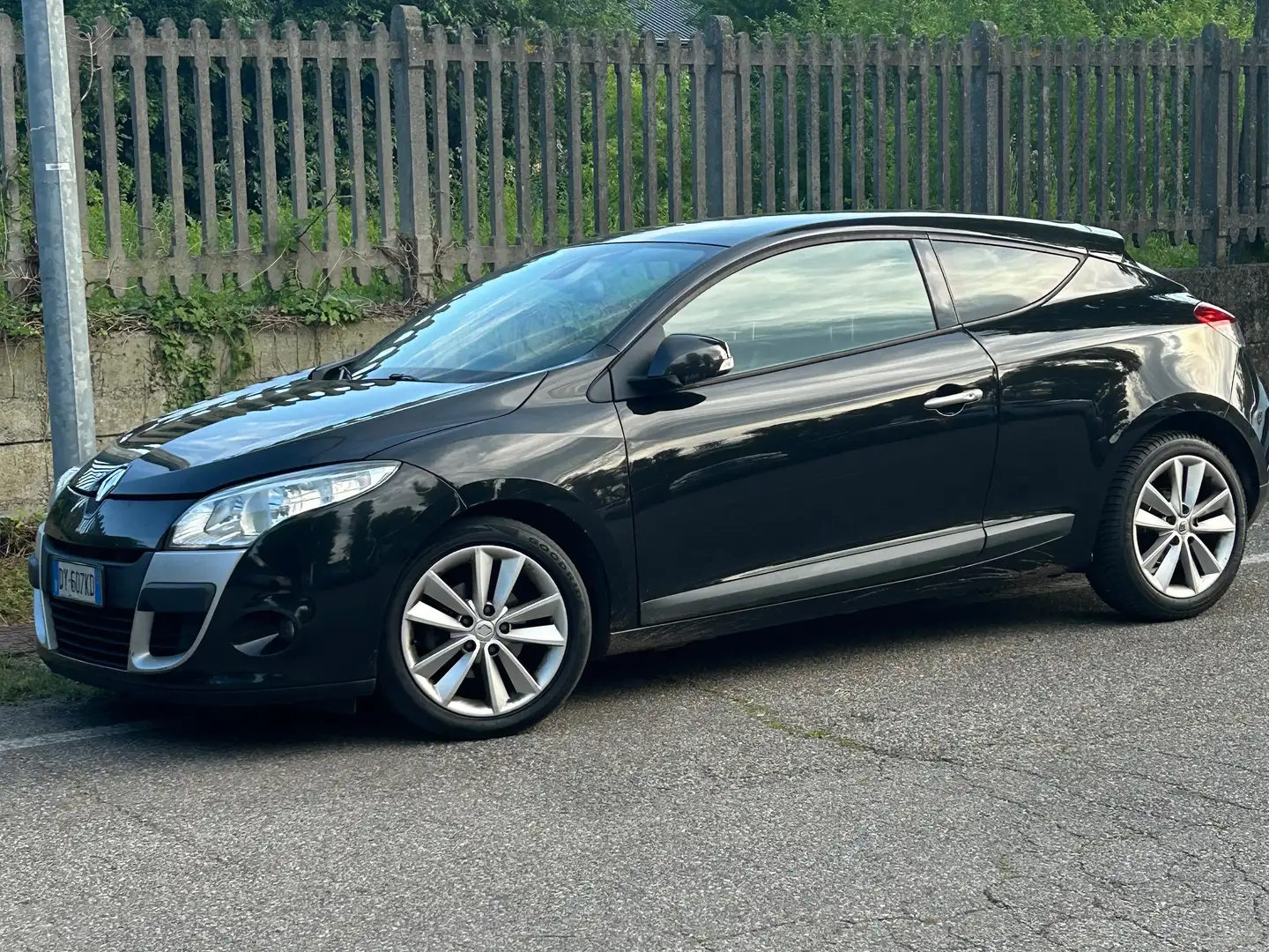 Renault Megane Megane III 2008 Coupe Coupe 1.9 dci Luxe fap Nero - 1