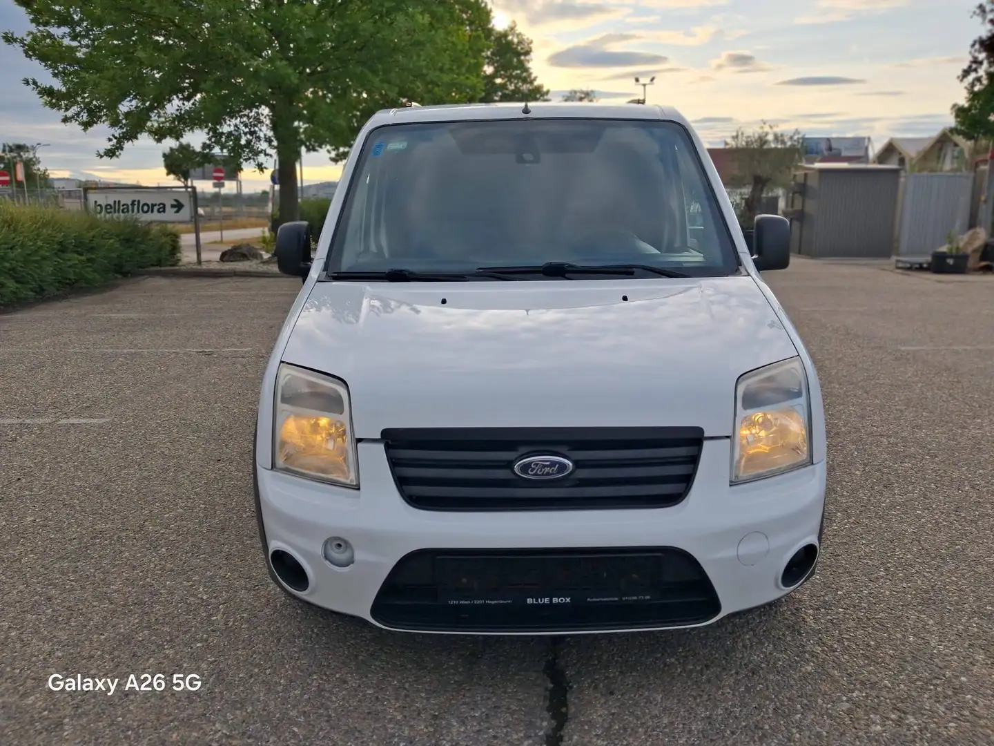 Ford Tourneo Connect Tourneo Connect kurz 1,8 TDCi Weiß - 2
