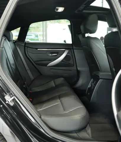 BMW 4 Series view 19