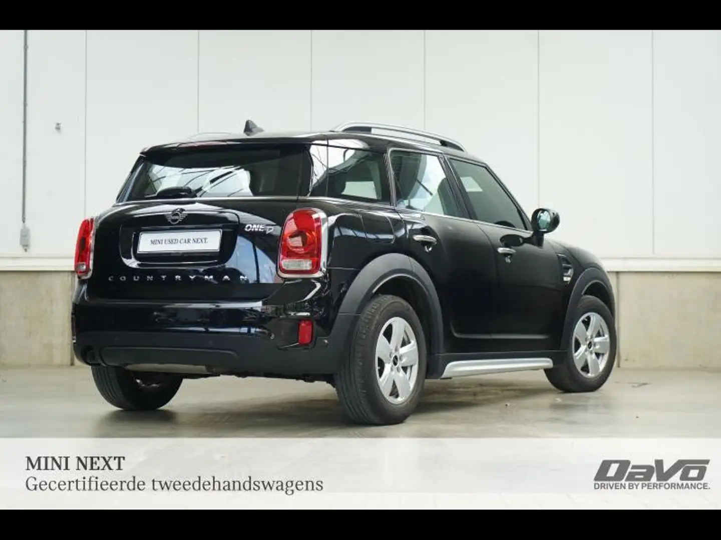 MINI One D Countryman D crna - 2