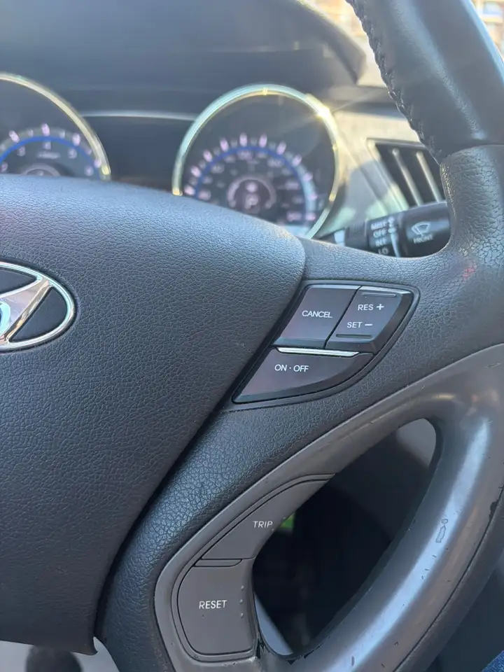 Hyundai SONATA снимка Hyundai SONATA