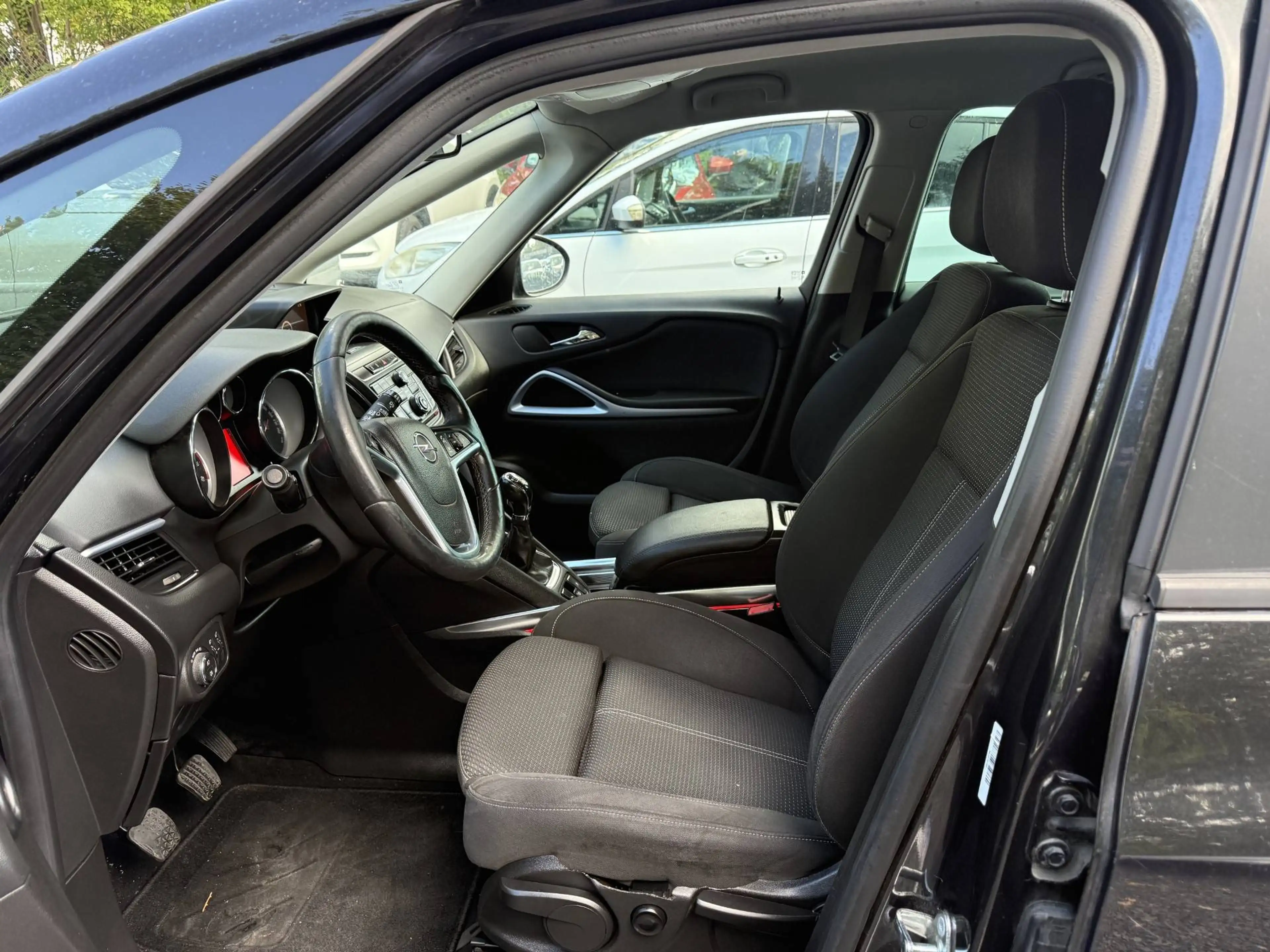 Opel Zafira Tourer Style — photo 12