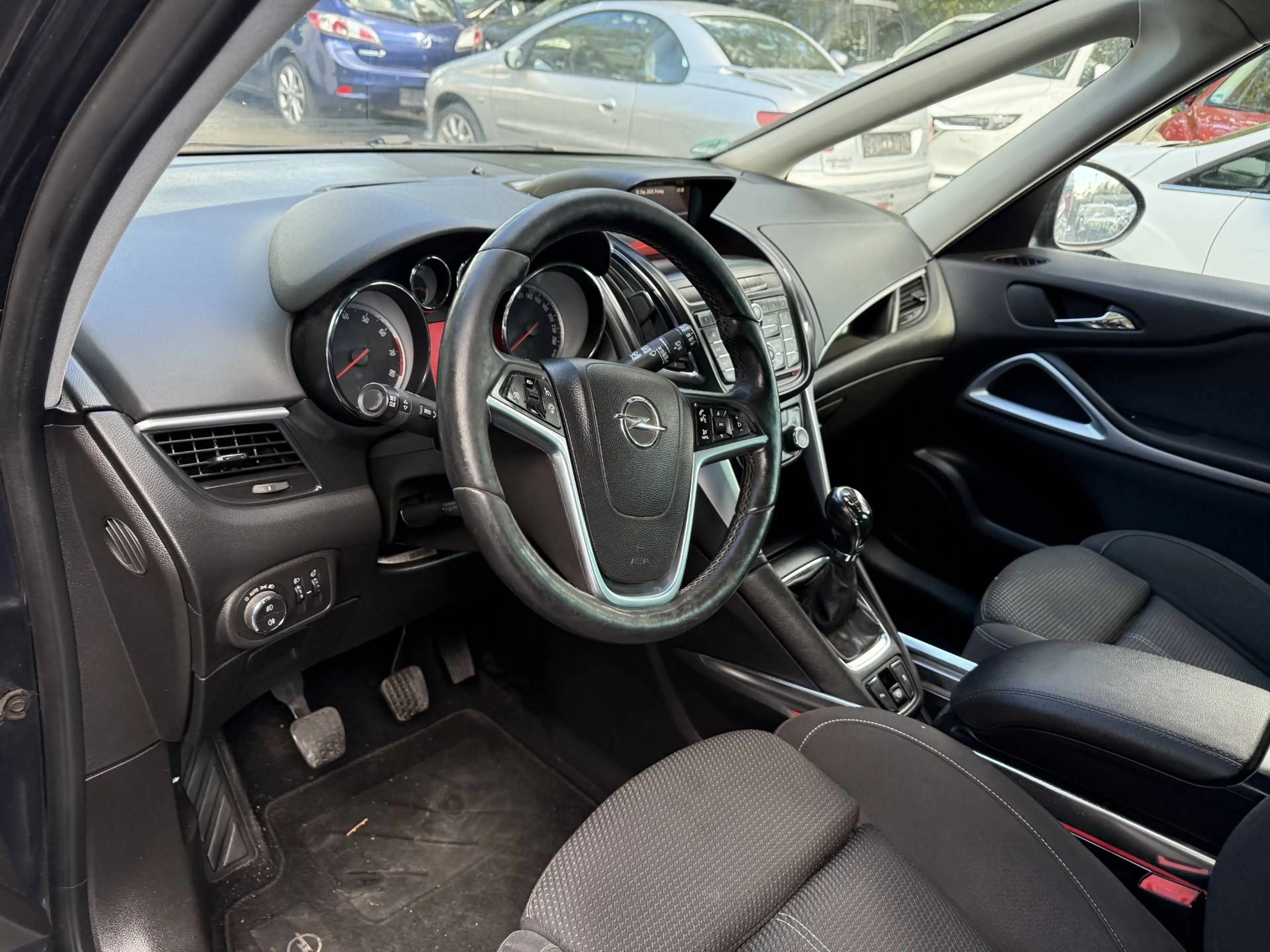 Opel Zafira Tourer Style — photo 11