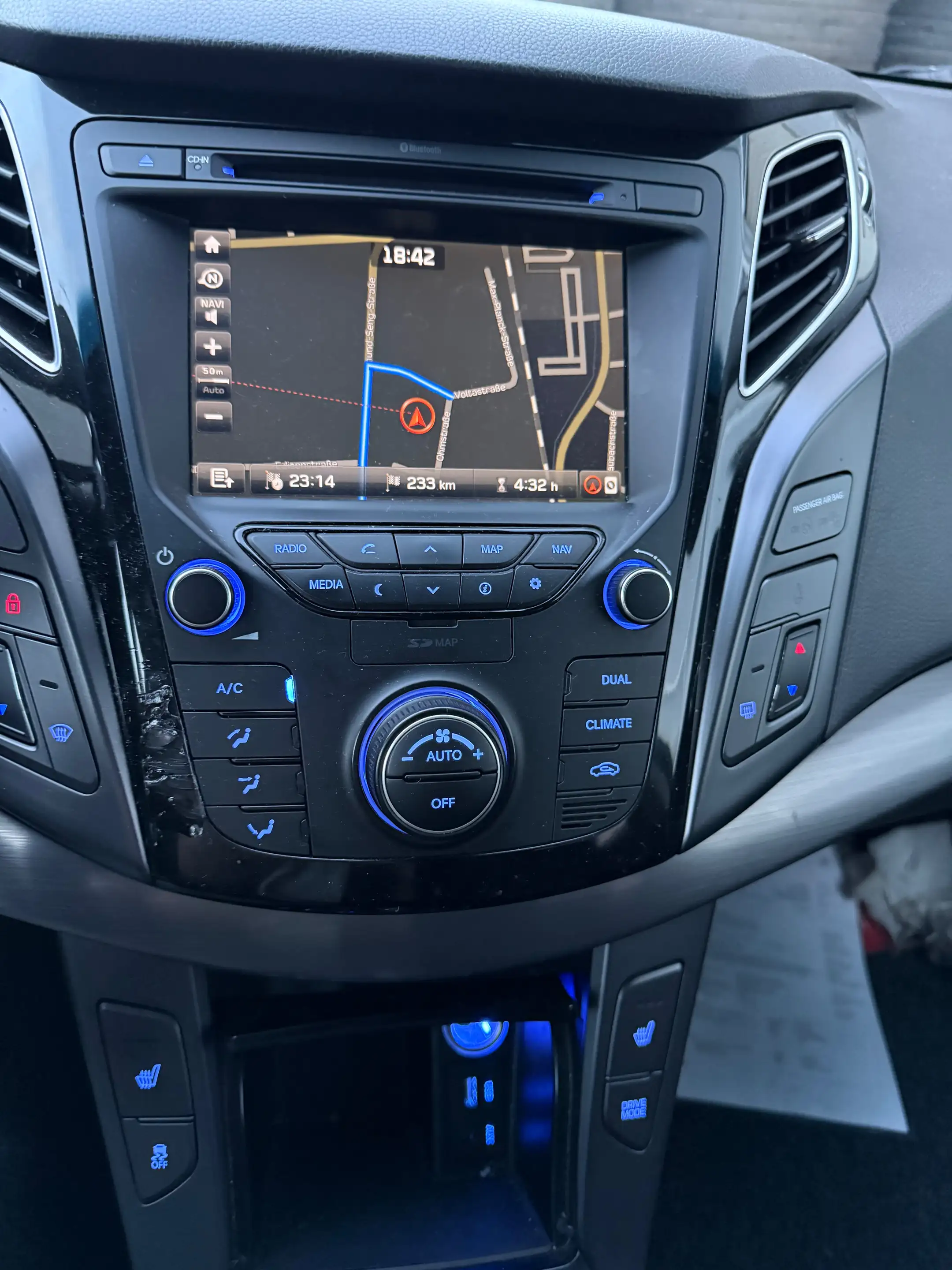 Hyundai i40 blue Style — photo 12