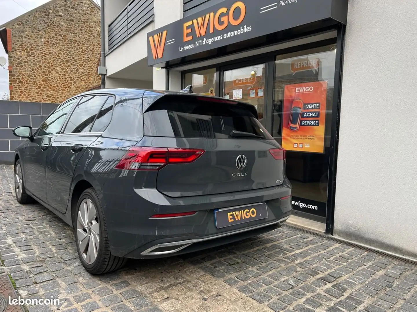 Volkswagen Golf 1.5 e-tsi 150 style 1st dsg Grijs - 2