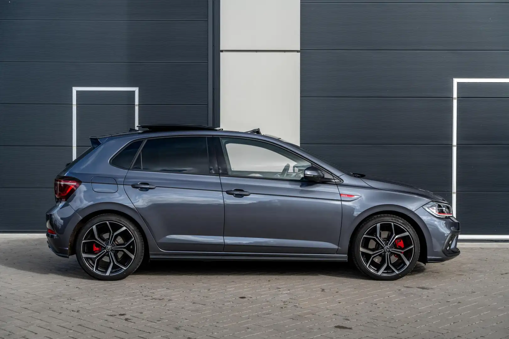 Volkswagen Polo GTI 2.0 207PK Navi|Cam|Verw Stoel|Pano|VOL! Gris - 2
